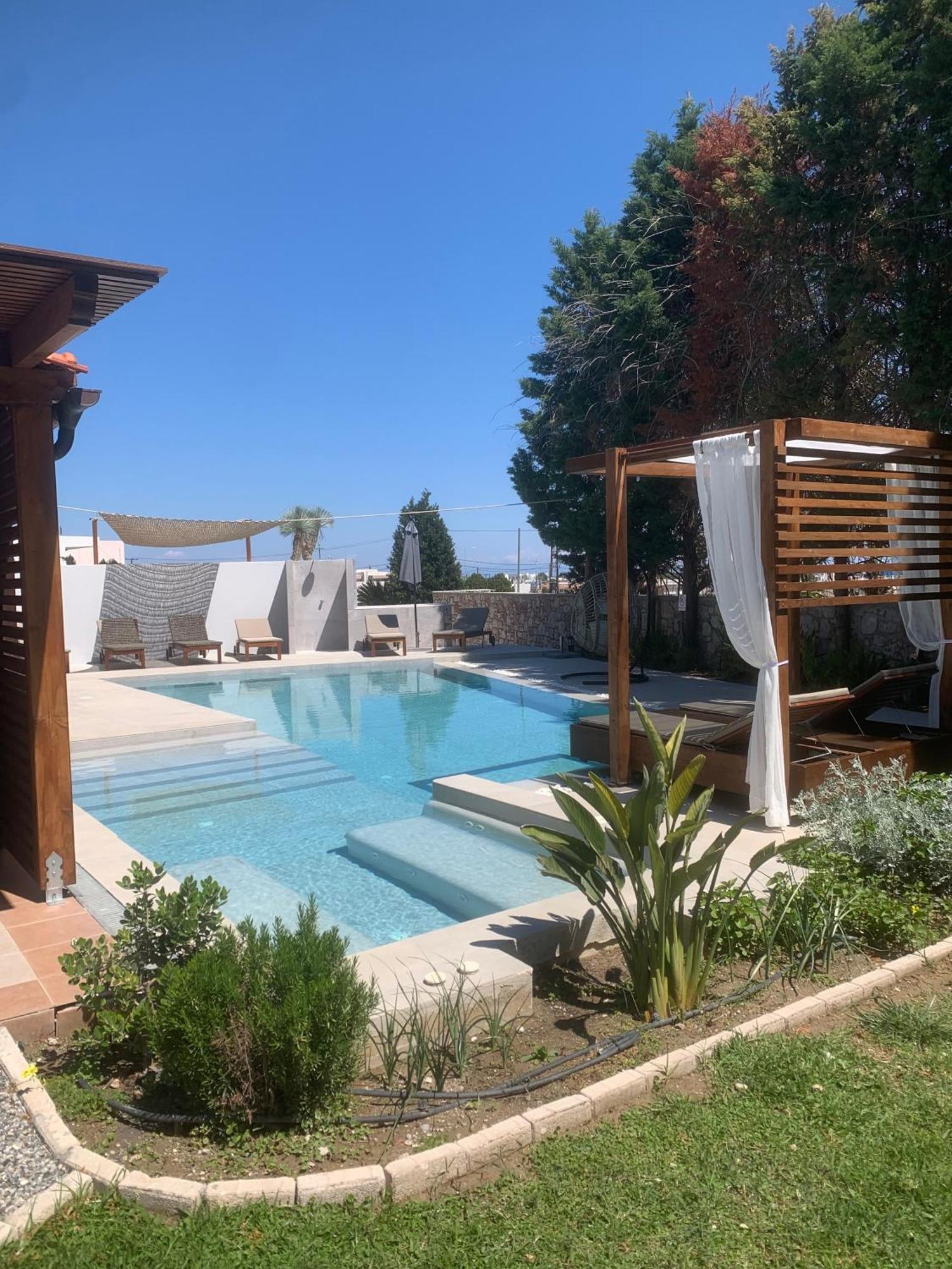 3 Roses Villa *