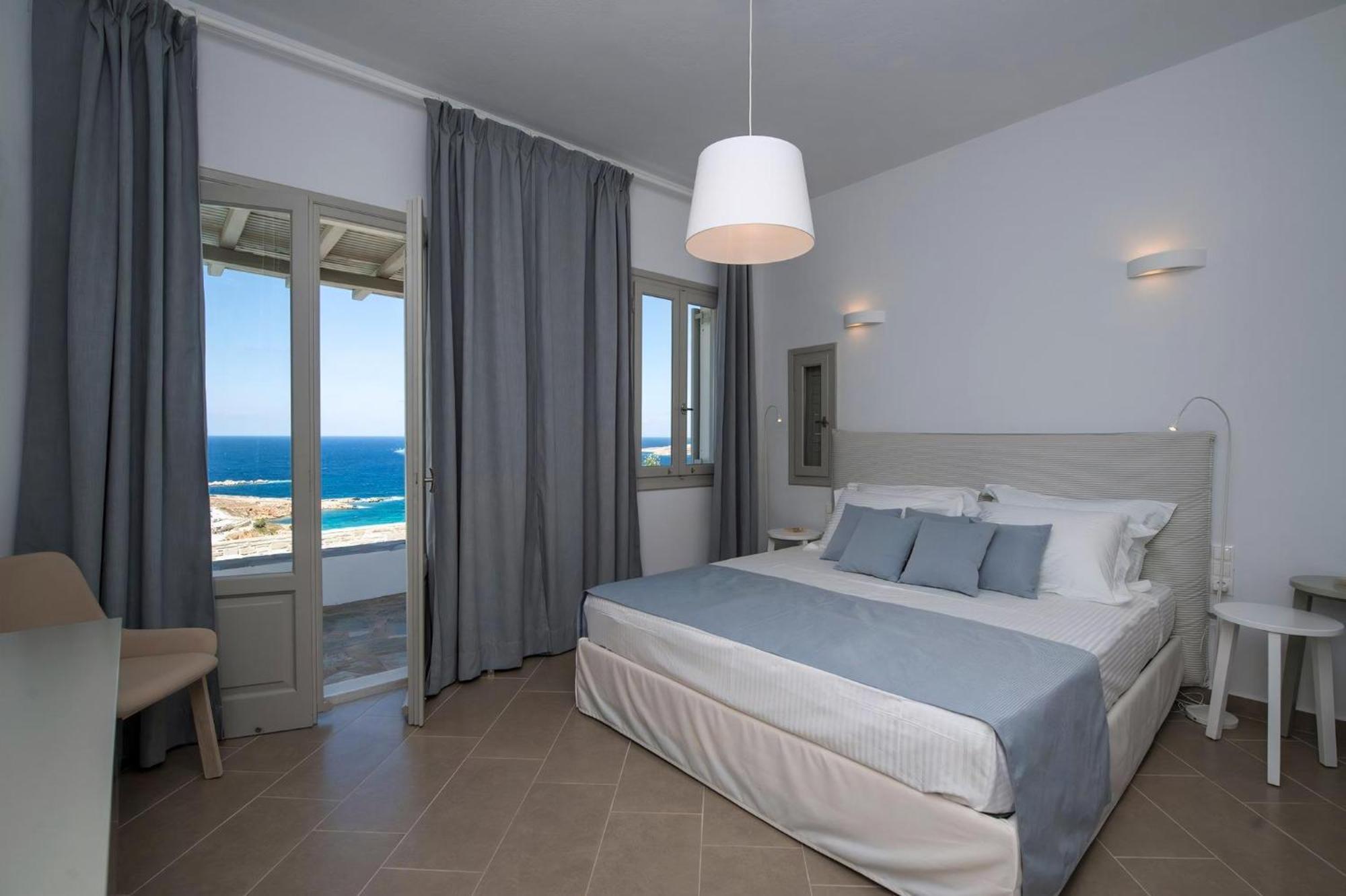 Platinum Paros 3 Bedroom Amazing Sea Views Private Infinity Pool Access Parikia Villa