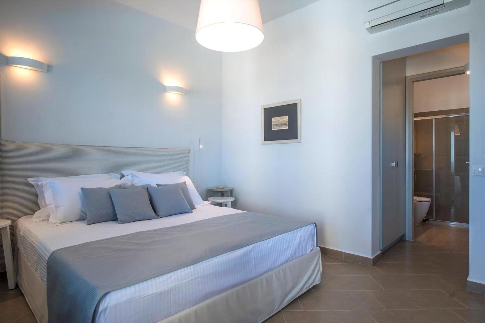 Platinum Paros 3 Bedroom Amazing Sea Views Private Infinity Pool Access Parikia Villa *