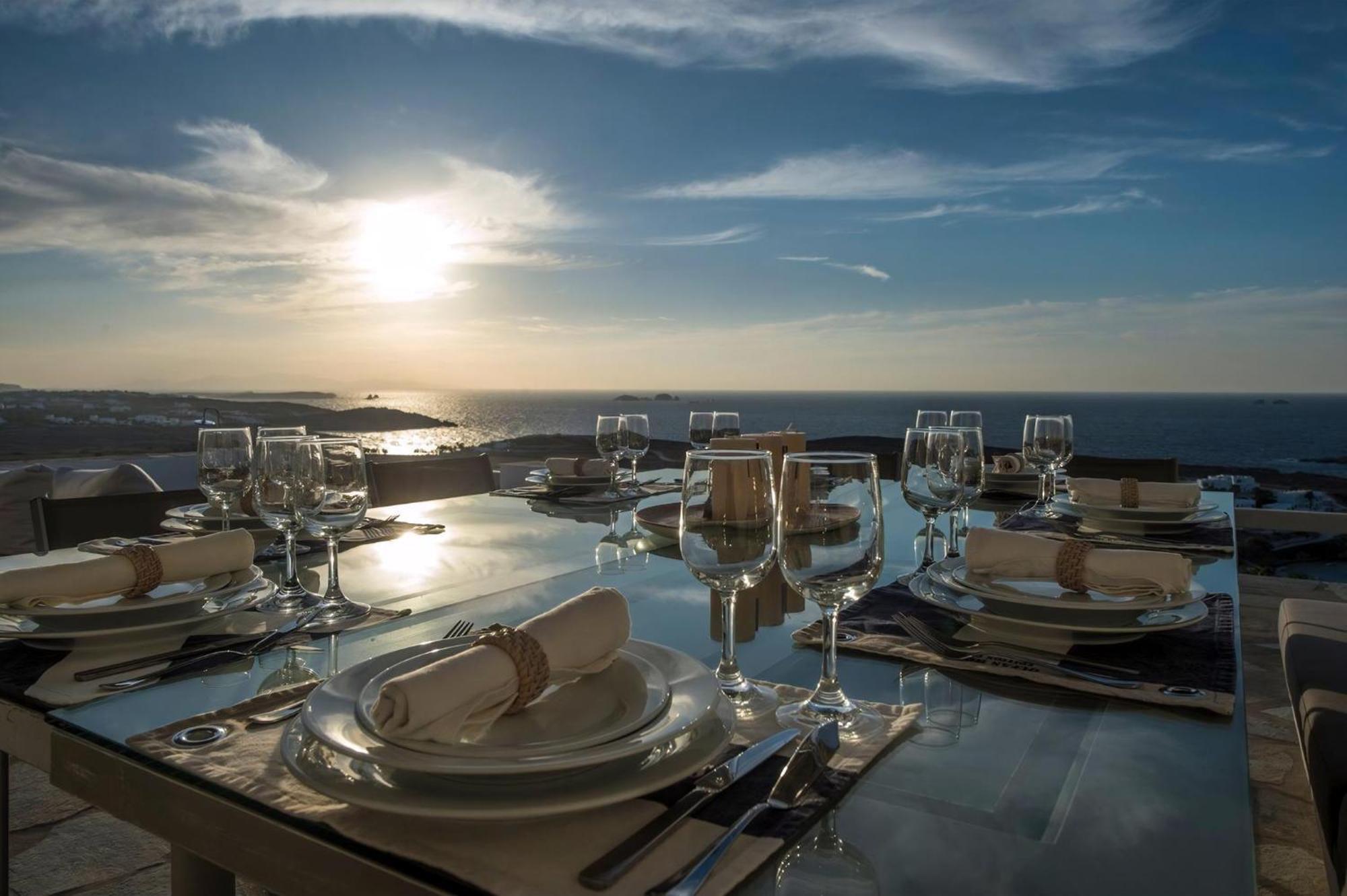 Platinum Paros 3 Bedroom Amazing Sea Views Private Infinity Pool Access Parikia Villa Parasporos