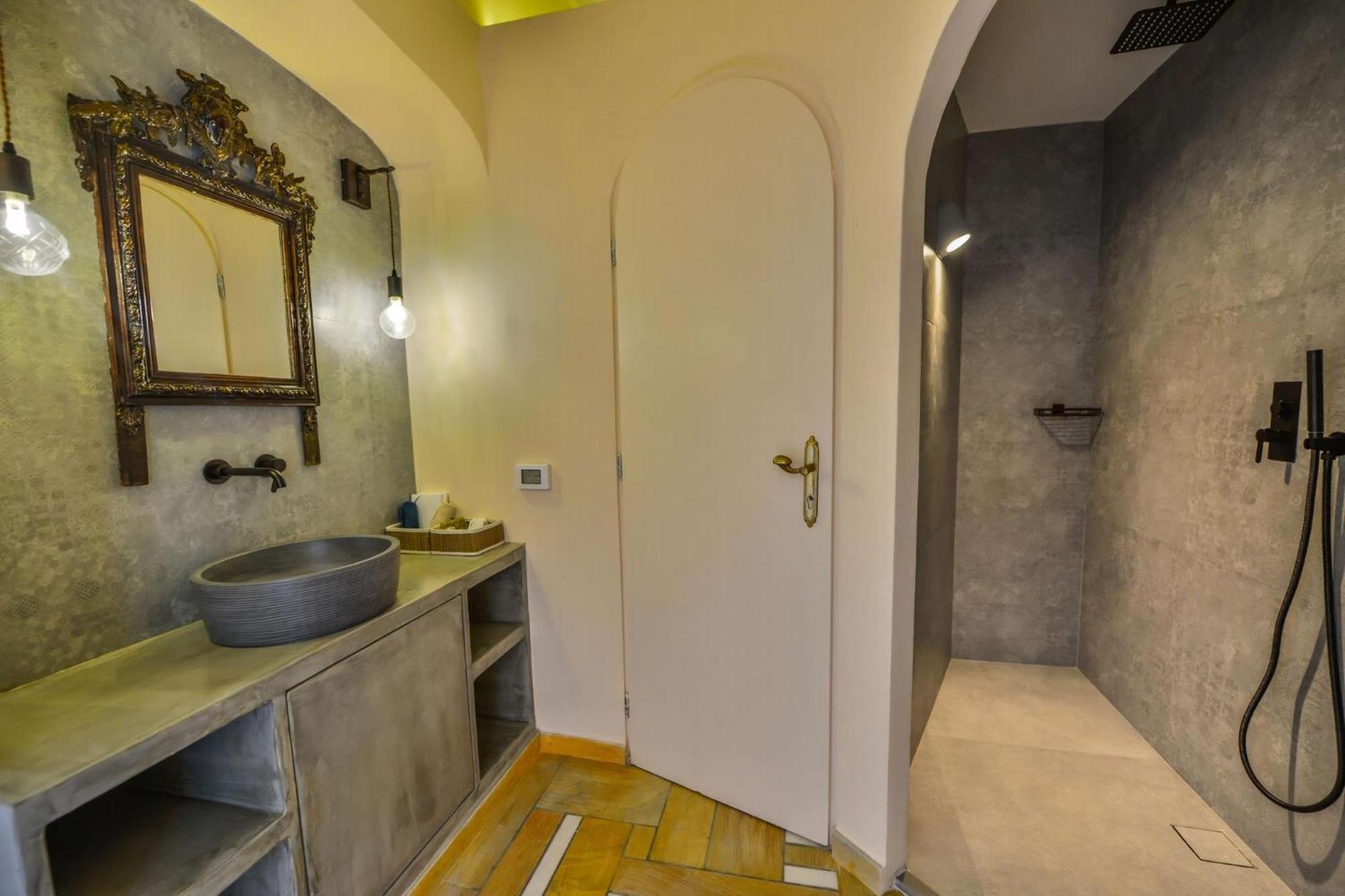 Magnificent Santorini | 3 Bedrooms | Royal | Beautiful Caldera View With 2 Outdoor Hot Tubs | *