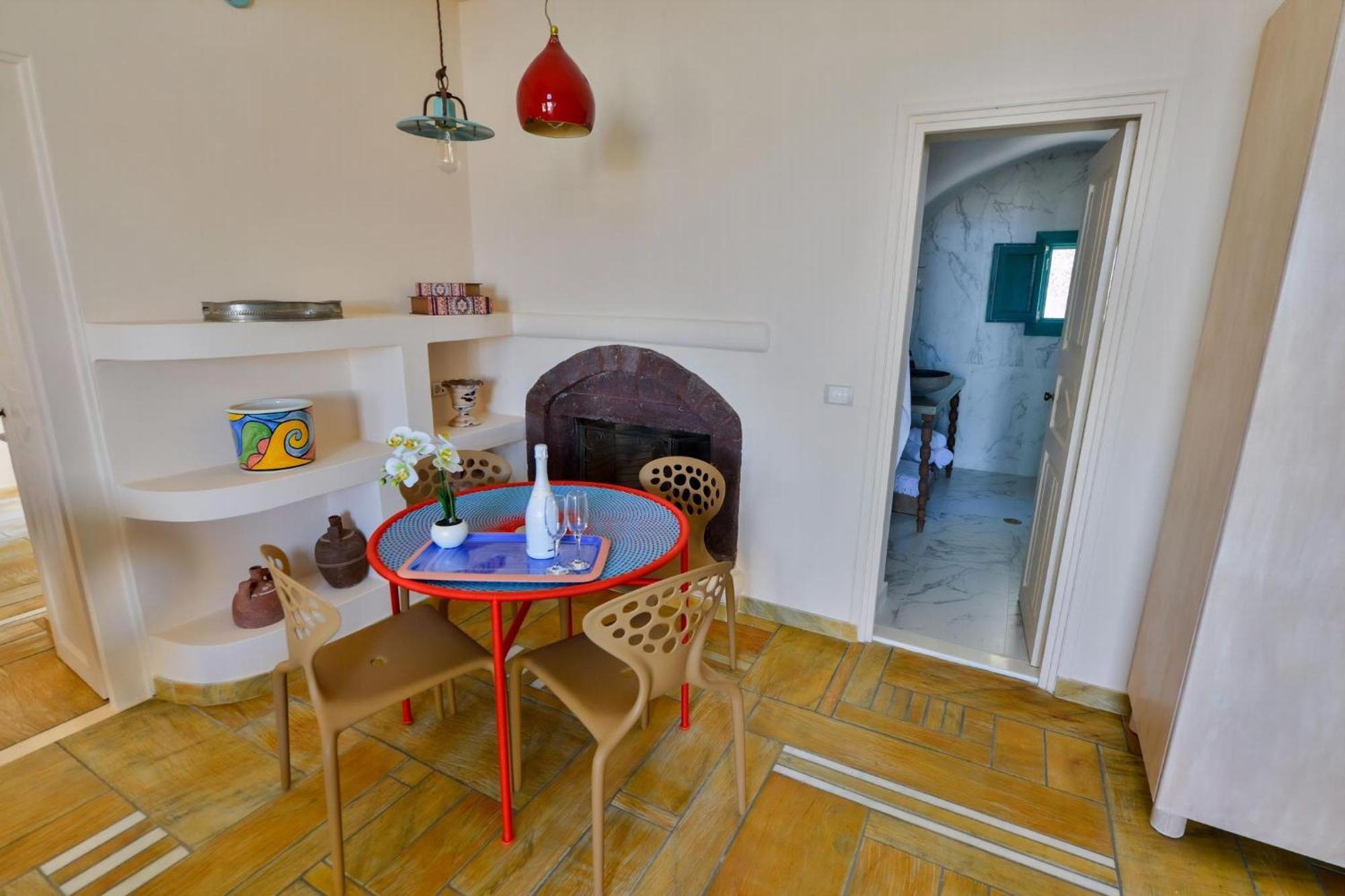 Magnificent Santorini | 3 Bedrooms | Royal | Beautiful Caldera View With 2 Outdoor Hot Tubs |