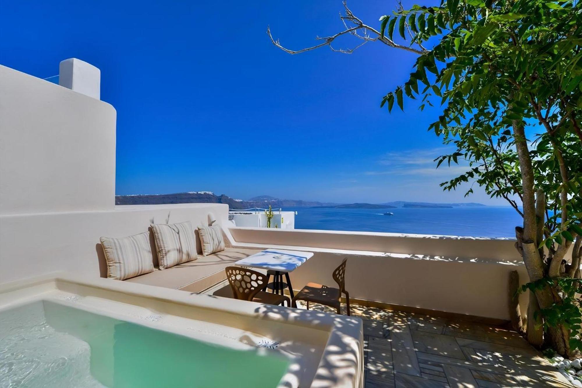 Magnificent Santorini | 3 Bedrooms | Royal | Beautiful Caldera View With 2 Outdoor Hot Tubs | * Oia (Santorini)