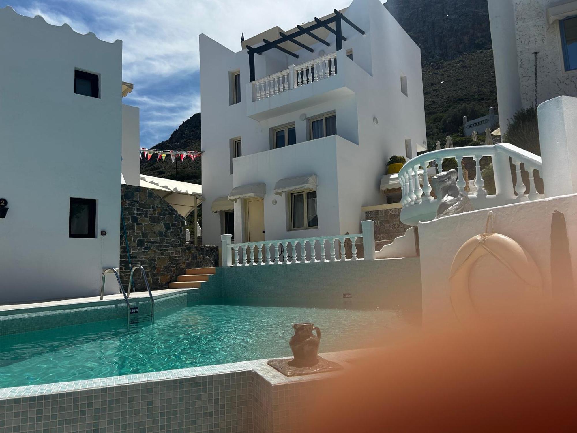 Junior Villas Complex In Korifi Heraklion (Crete)