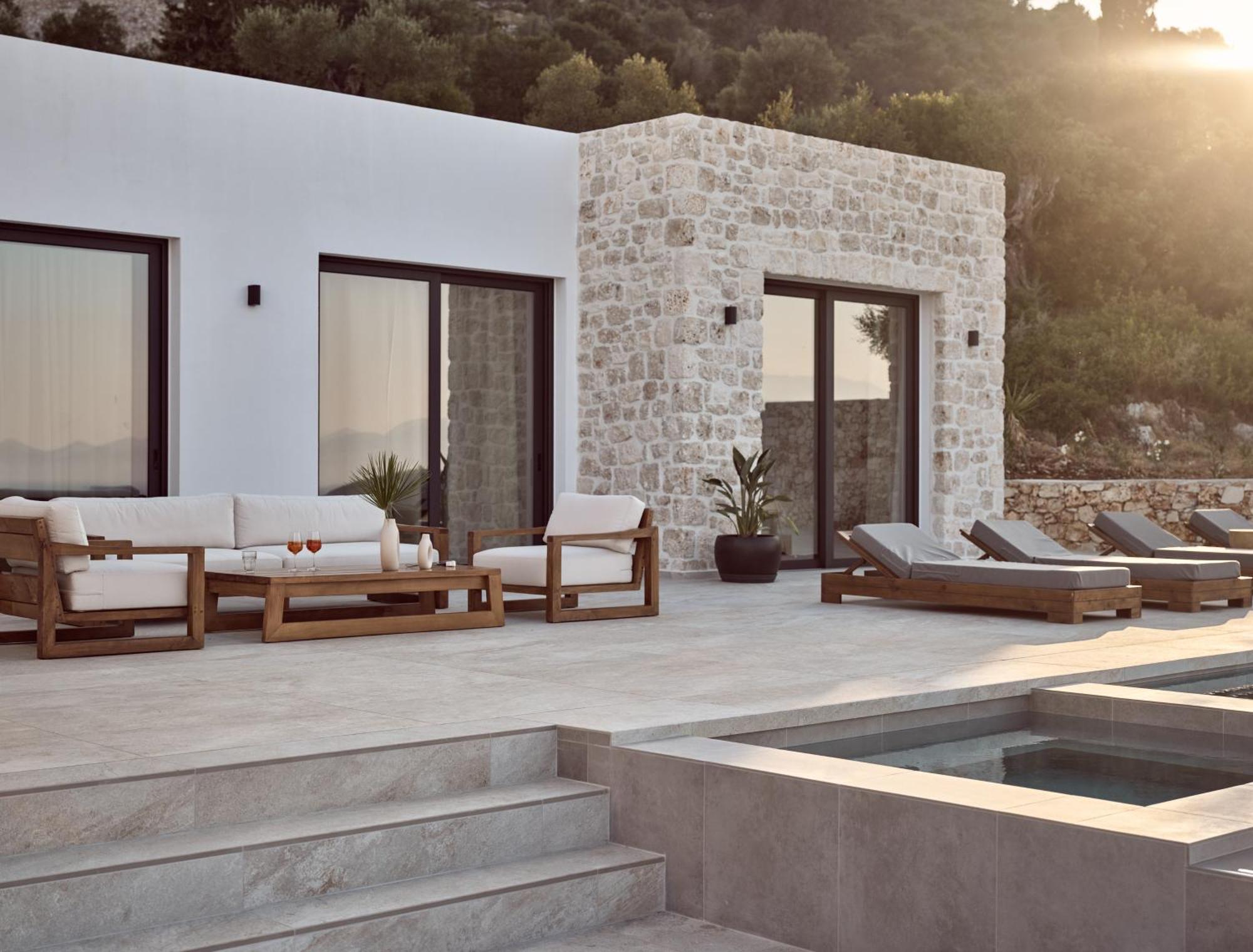 Veda Luxury With Infinity Pool, Jacuzzi And Outdoor Stone Bath Villa *