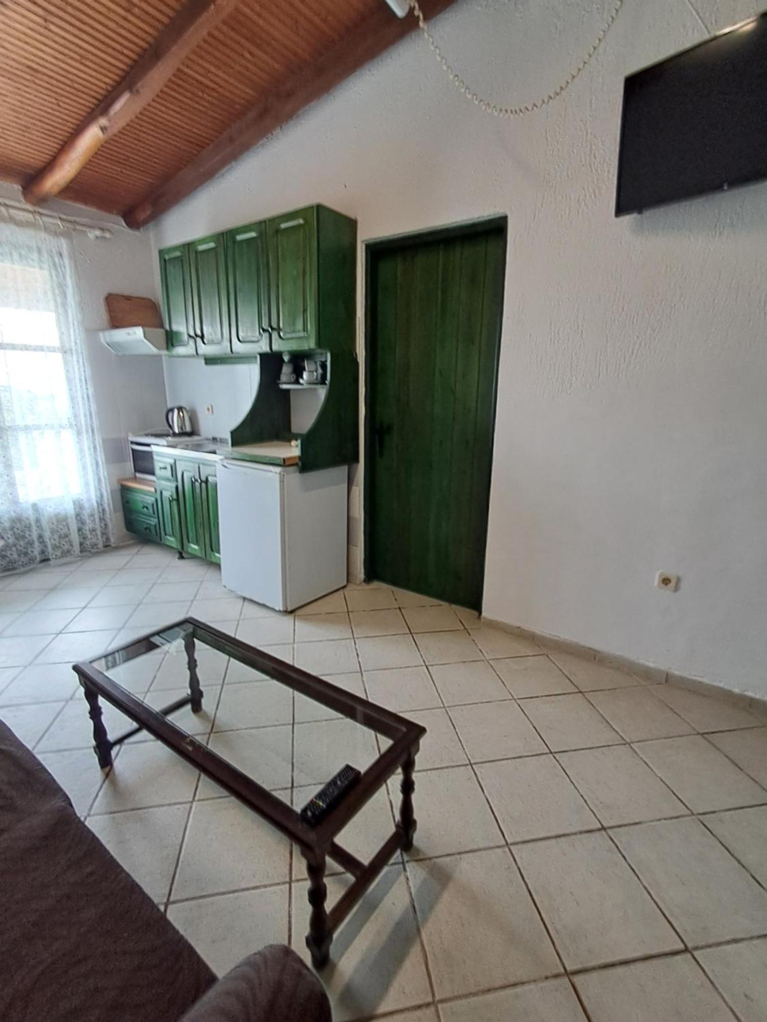 Camelia Apartment Skiathos Town