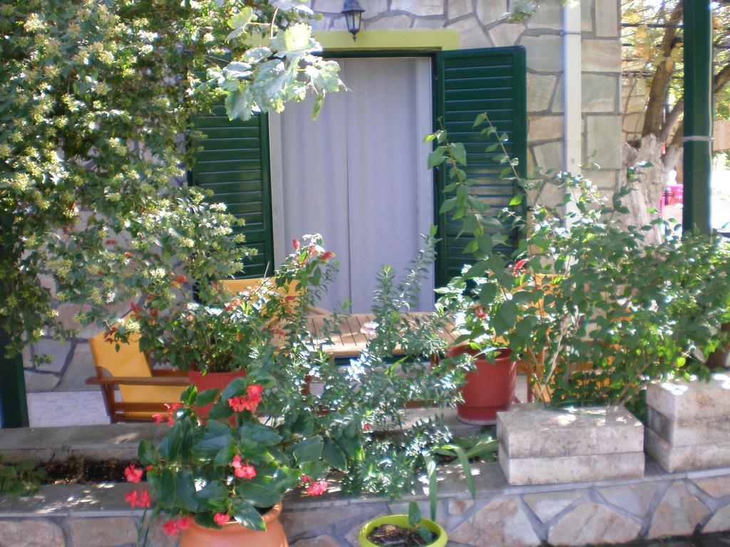 Vasiliki Apartment *
