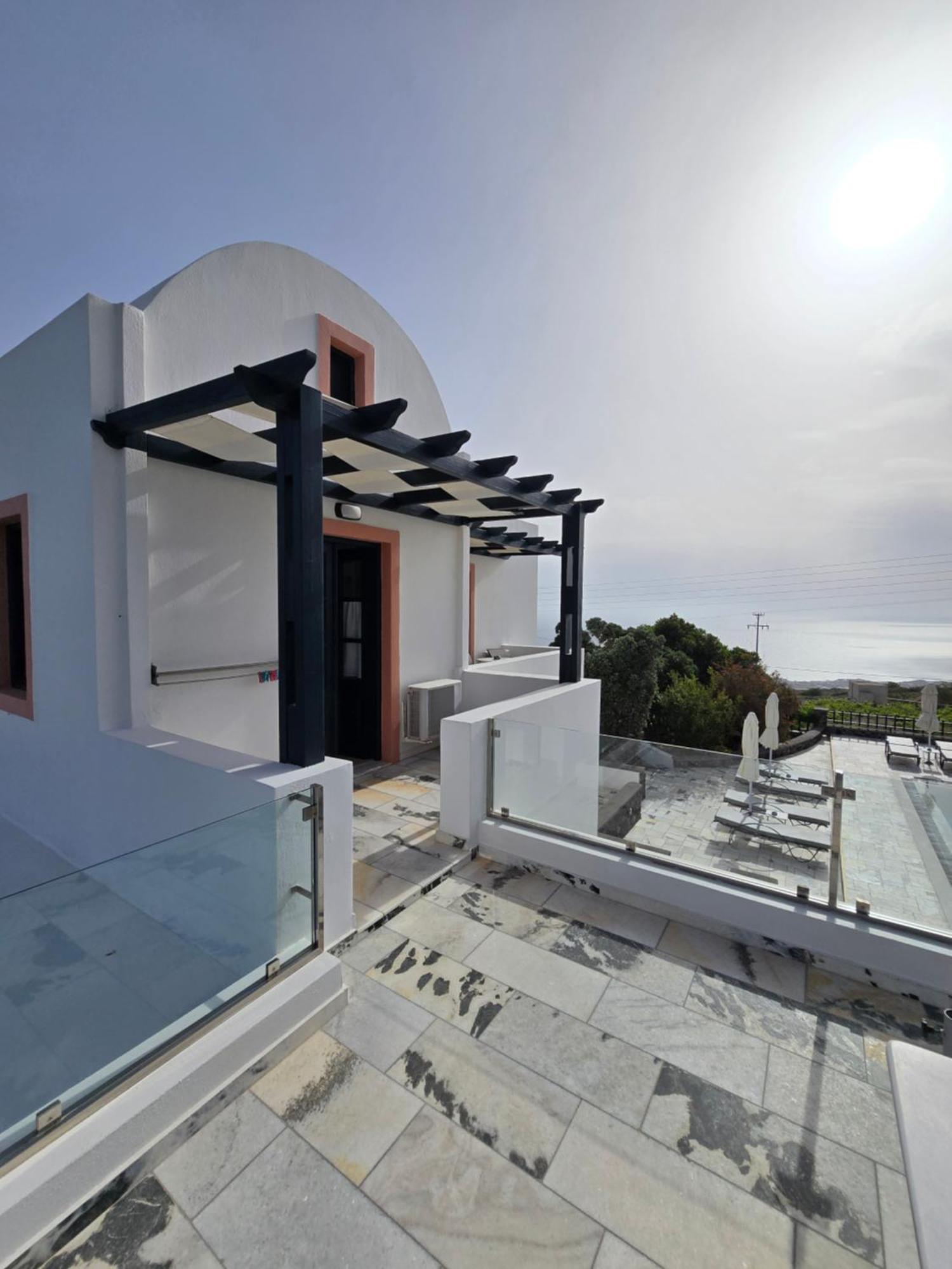 Anthonas Apartments 3*