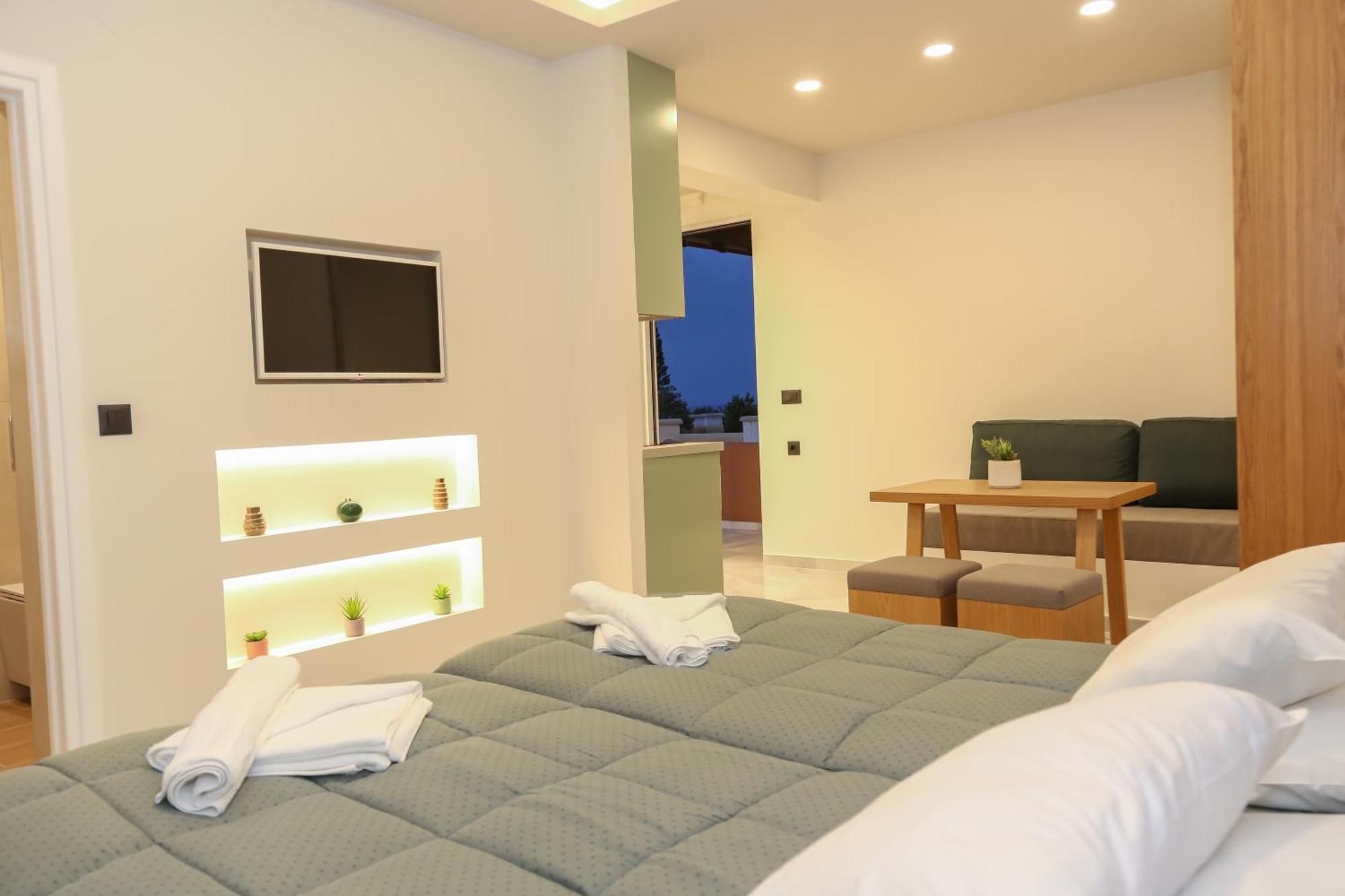 Heaven Apartment Agia Marina (Crete)