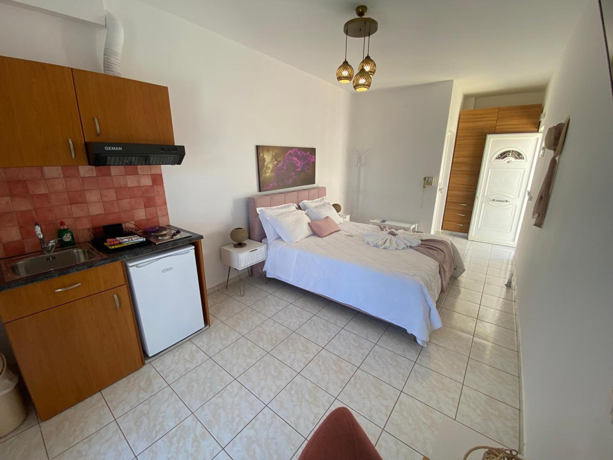 Athena Kythera Aparthotel *