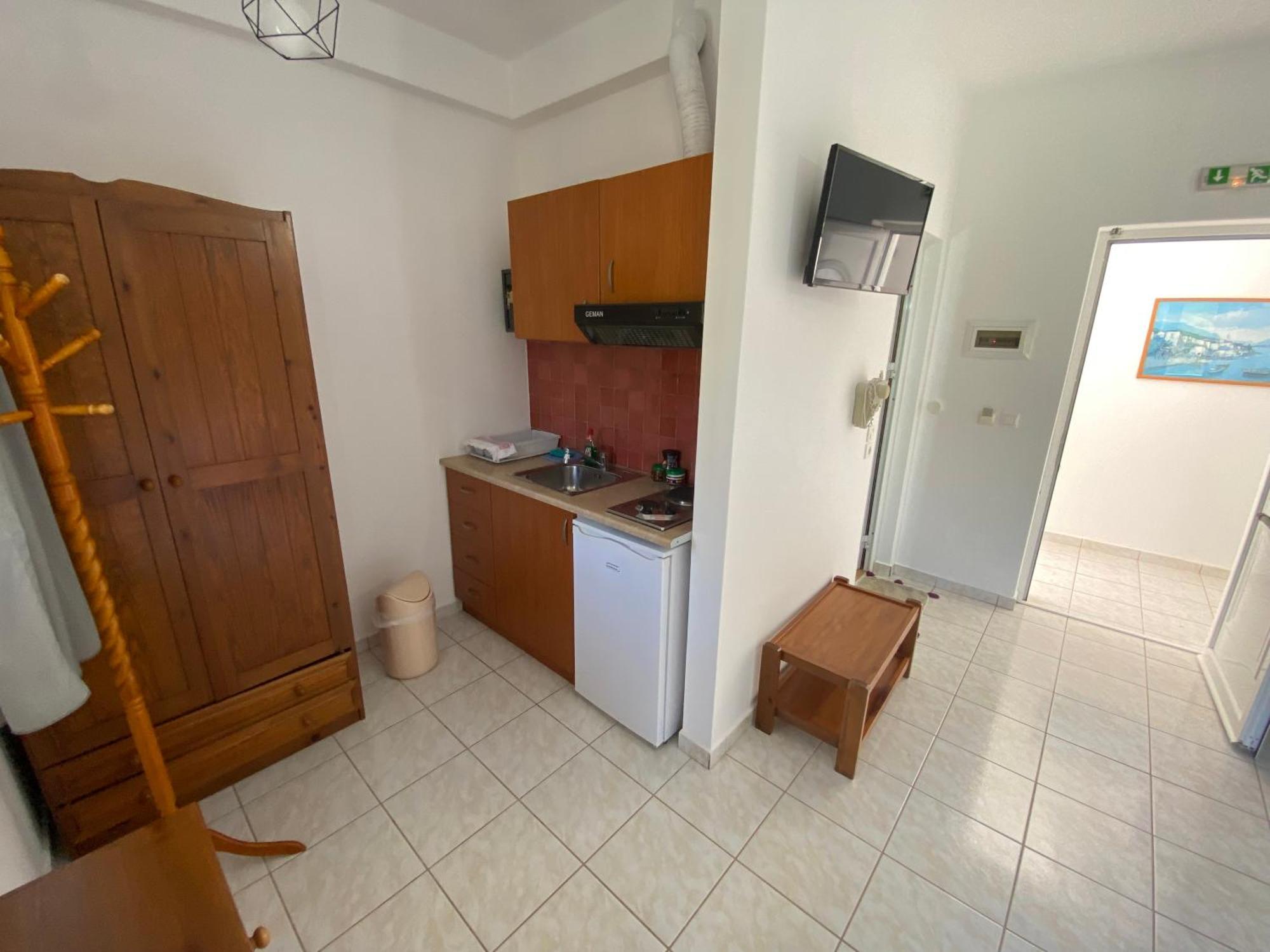 Athena Kythera Aparthotel *