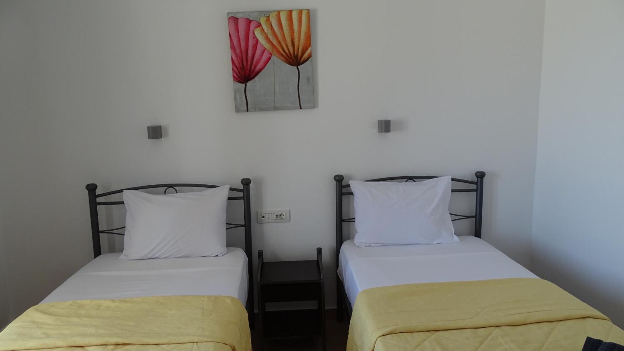 Hermes-ios To Let Guest house 3*