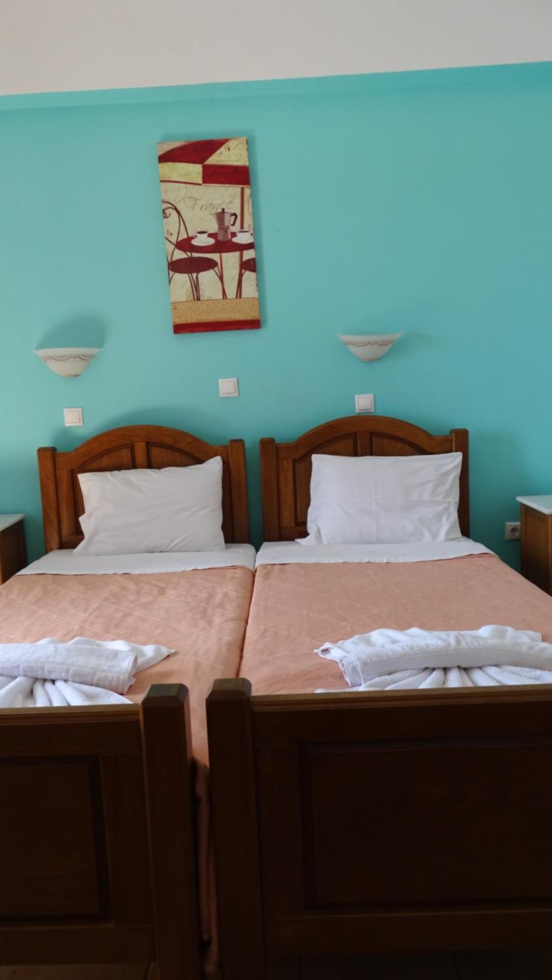 Guest house Hermes-ios To Let