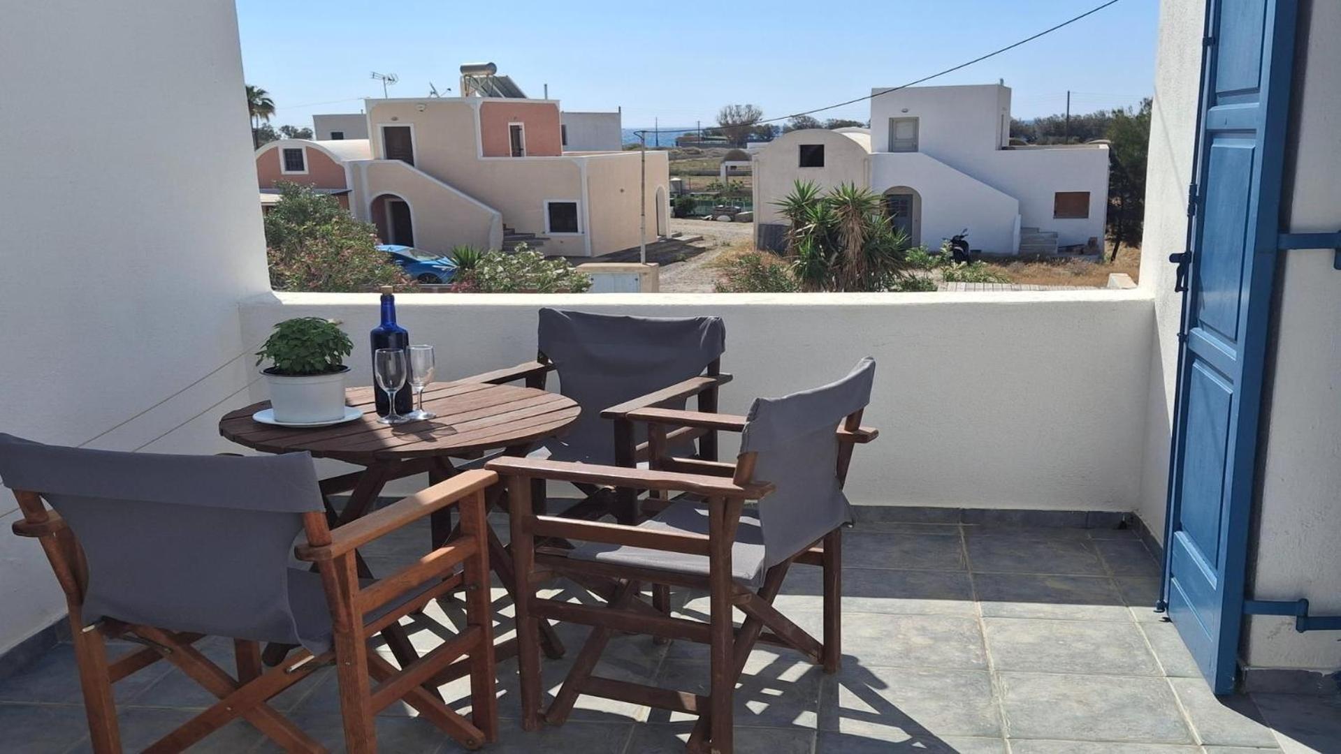Sea Wave 2* Perissa (Santorini)