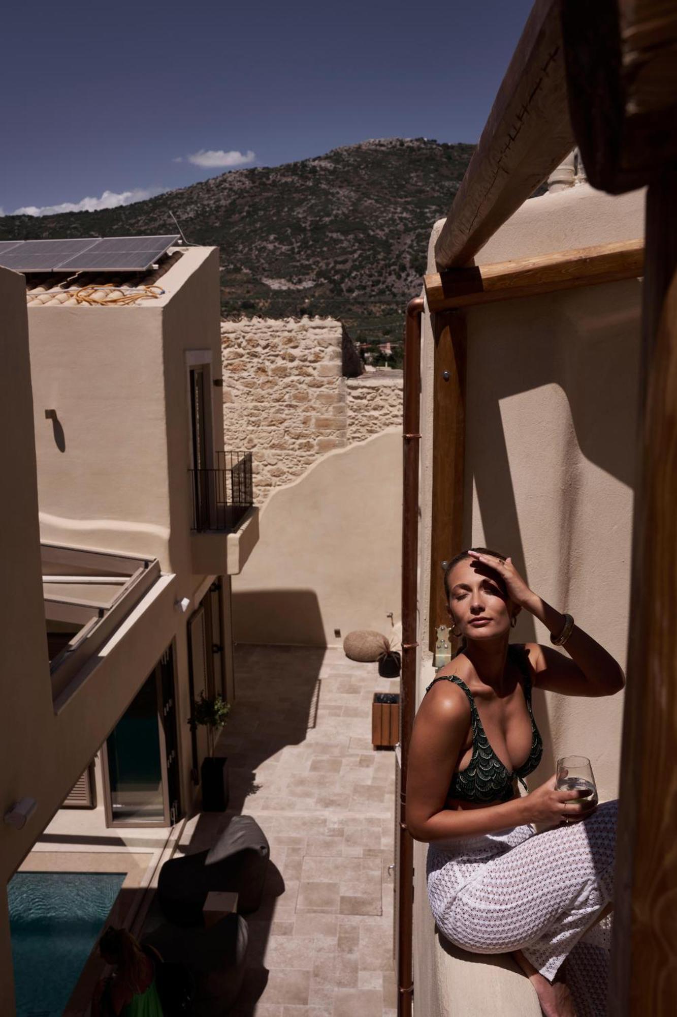 Manili Boutique Suites & Villas