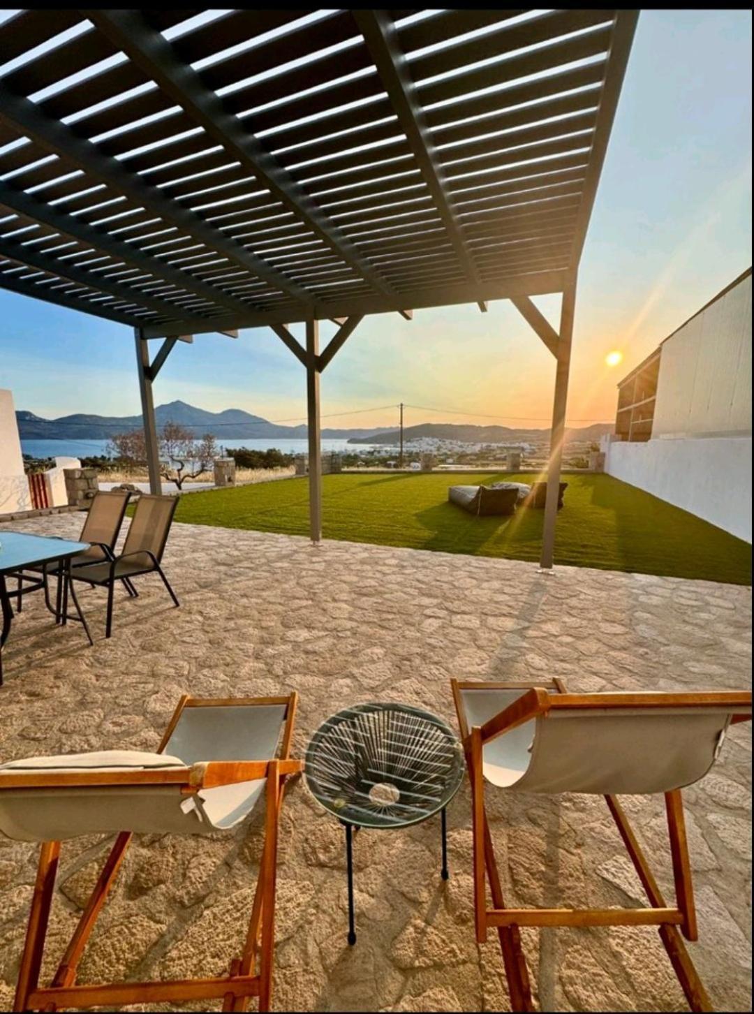 Sea, Sunset & Garden View Parasporos Houses, Milos Apartment *