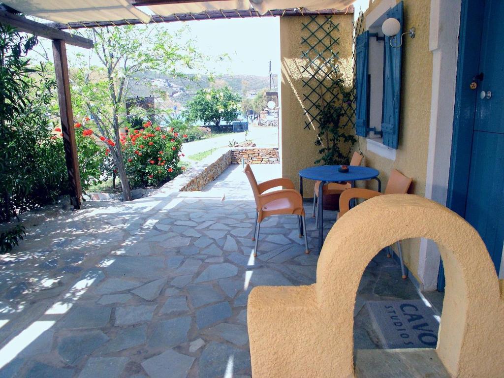 Cavo Perlevos Studios 3*