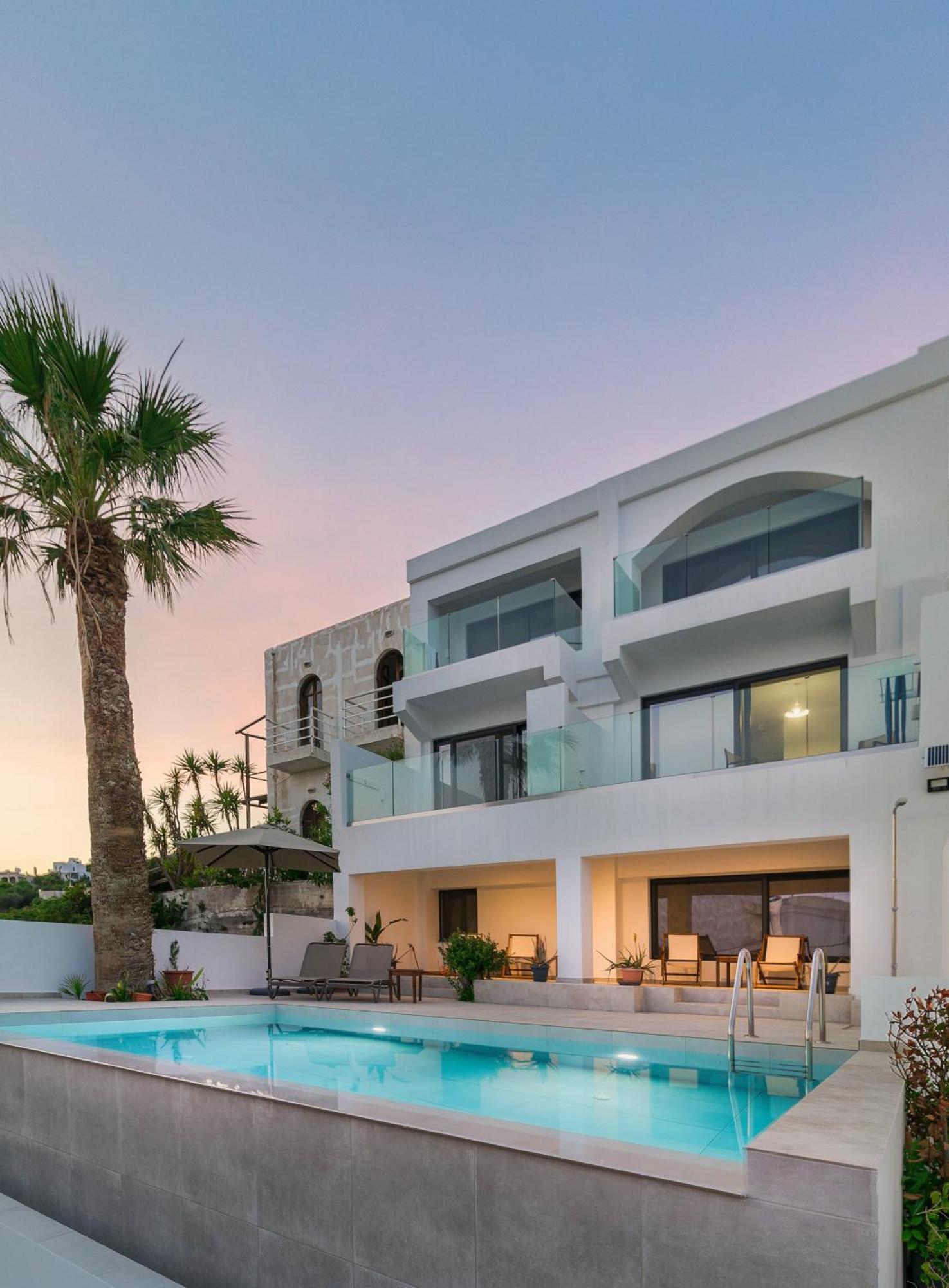 Aspras Luxury Apartment