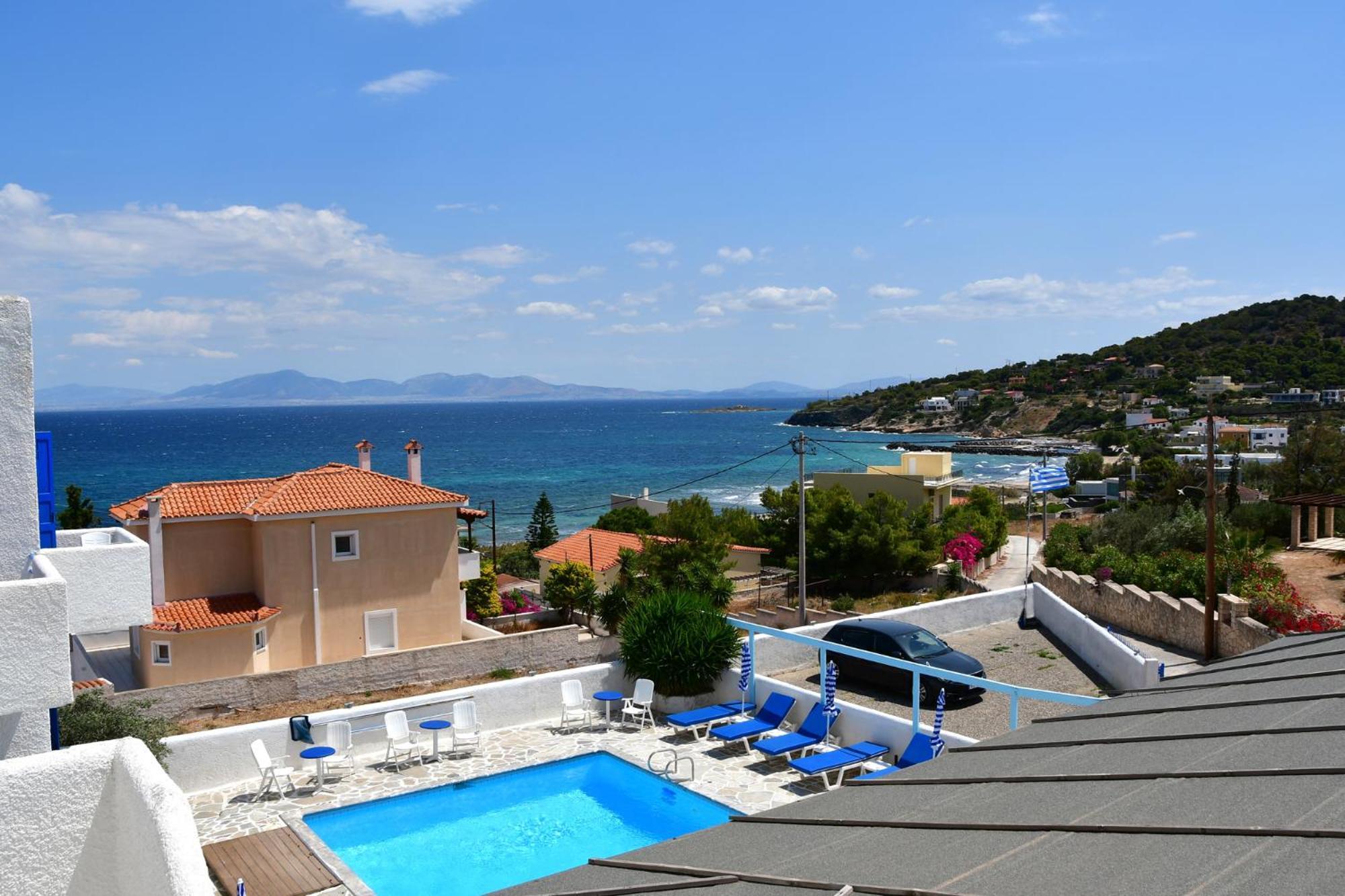 Blue Dolphin Studios And Aparthotel 3*