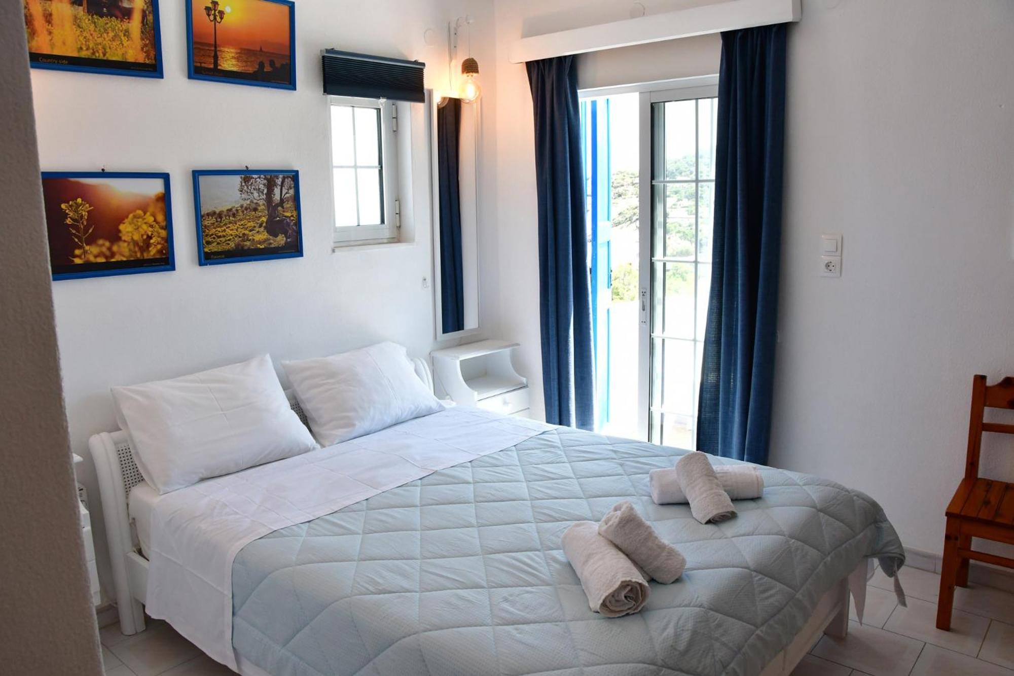 Blue Dolphin Studios And Aparthotel Vagia (Aegina)