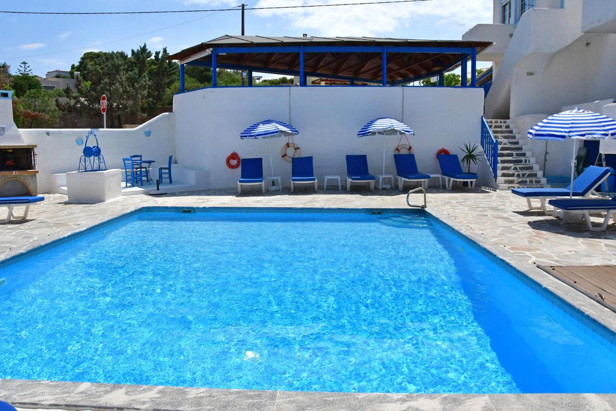 Blue Dolphin Studios And 3*
