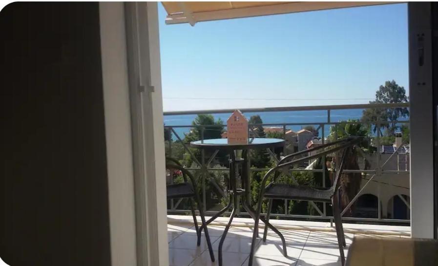 Apartment Leonidas 's With Sea View