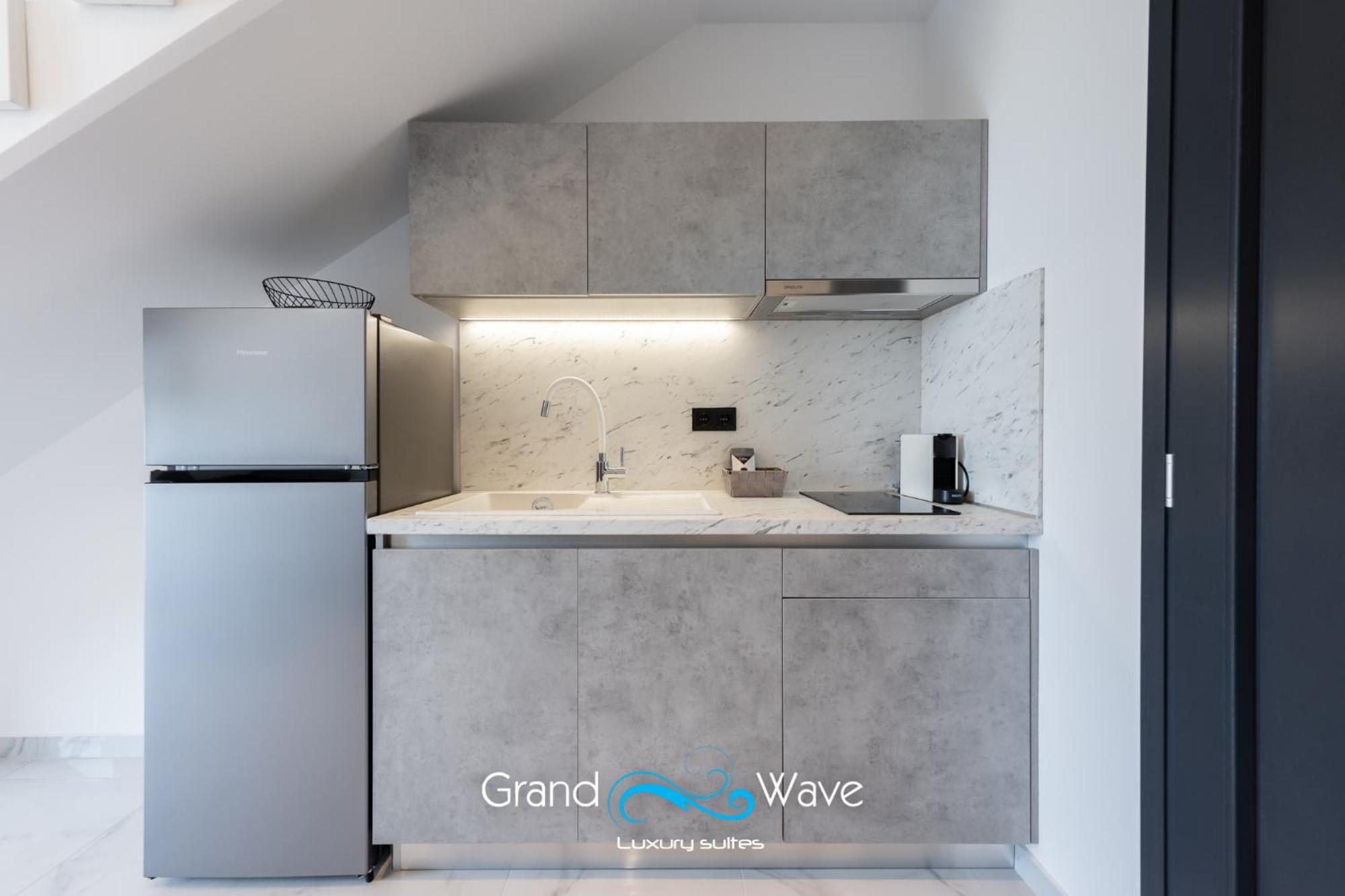 Grand Wave Luxury *