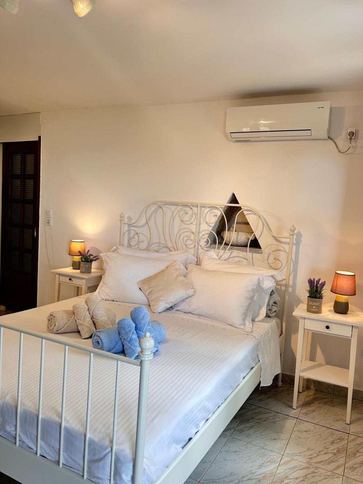 Holiday home Grandpa Simos' Traditional Agios Romanos
