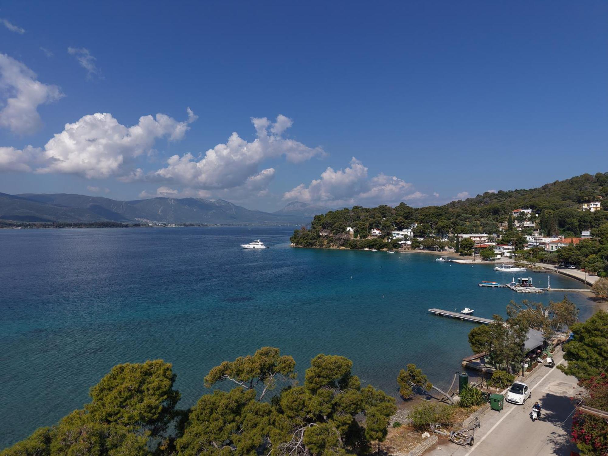 Apartment Seaview - Poros Relaxing Beachfront Flat Poros Town