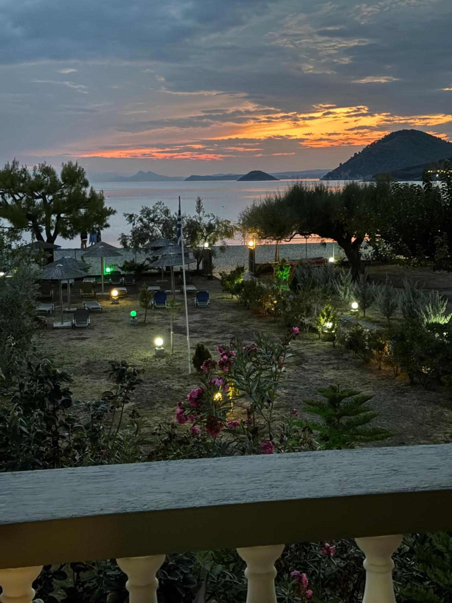 Pelagos Beachfront Apartment *