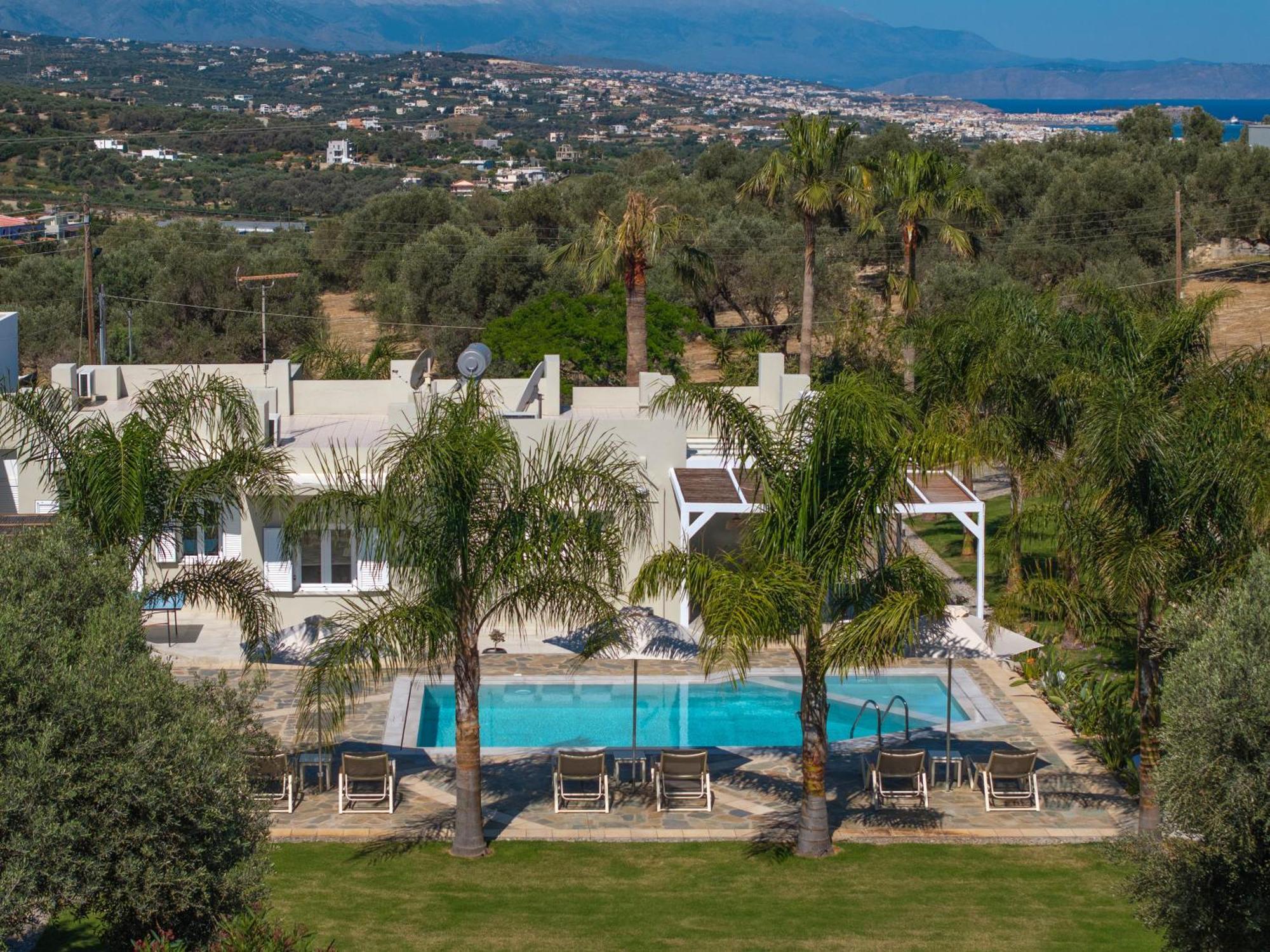 Periklis Villa Adelianos Kampos