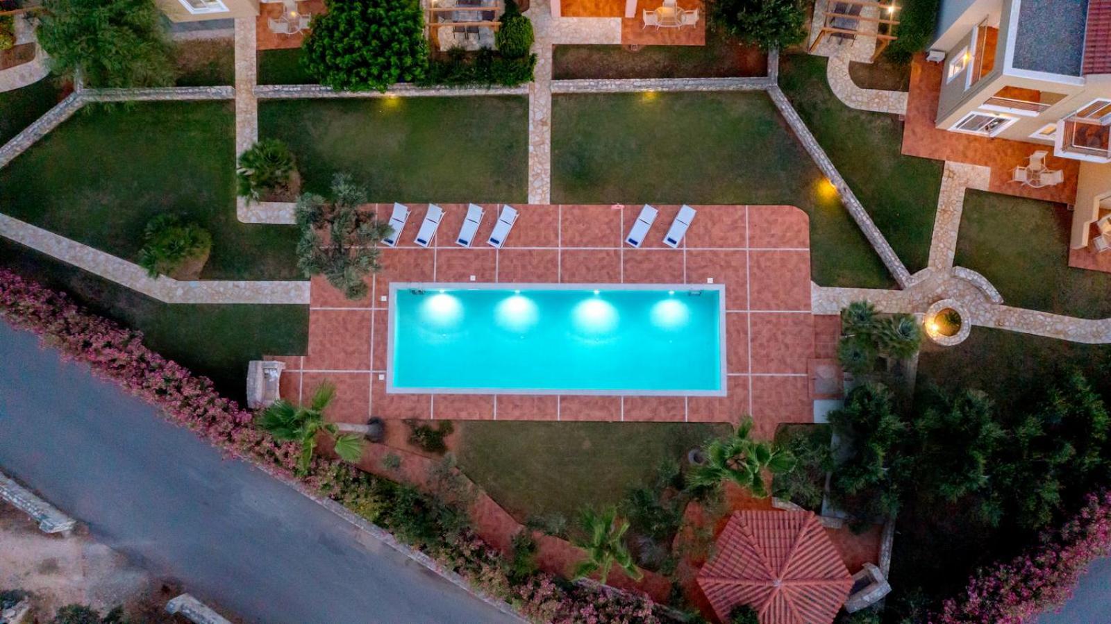 Seaview 2-bedroom 1 With 75 Sqm Shared Pool