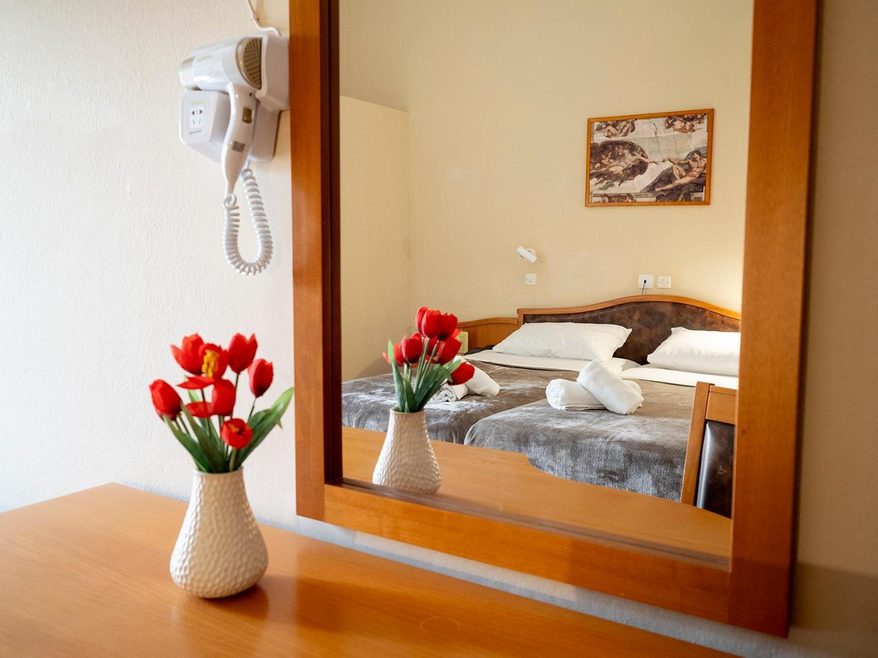 Sappho Hotel