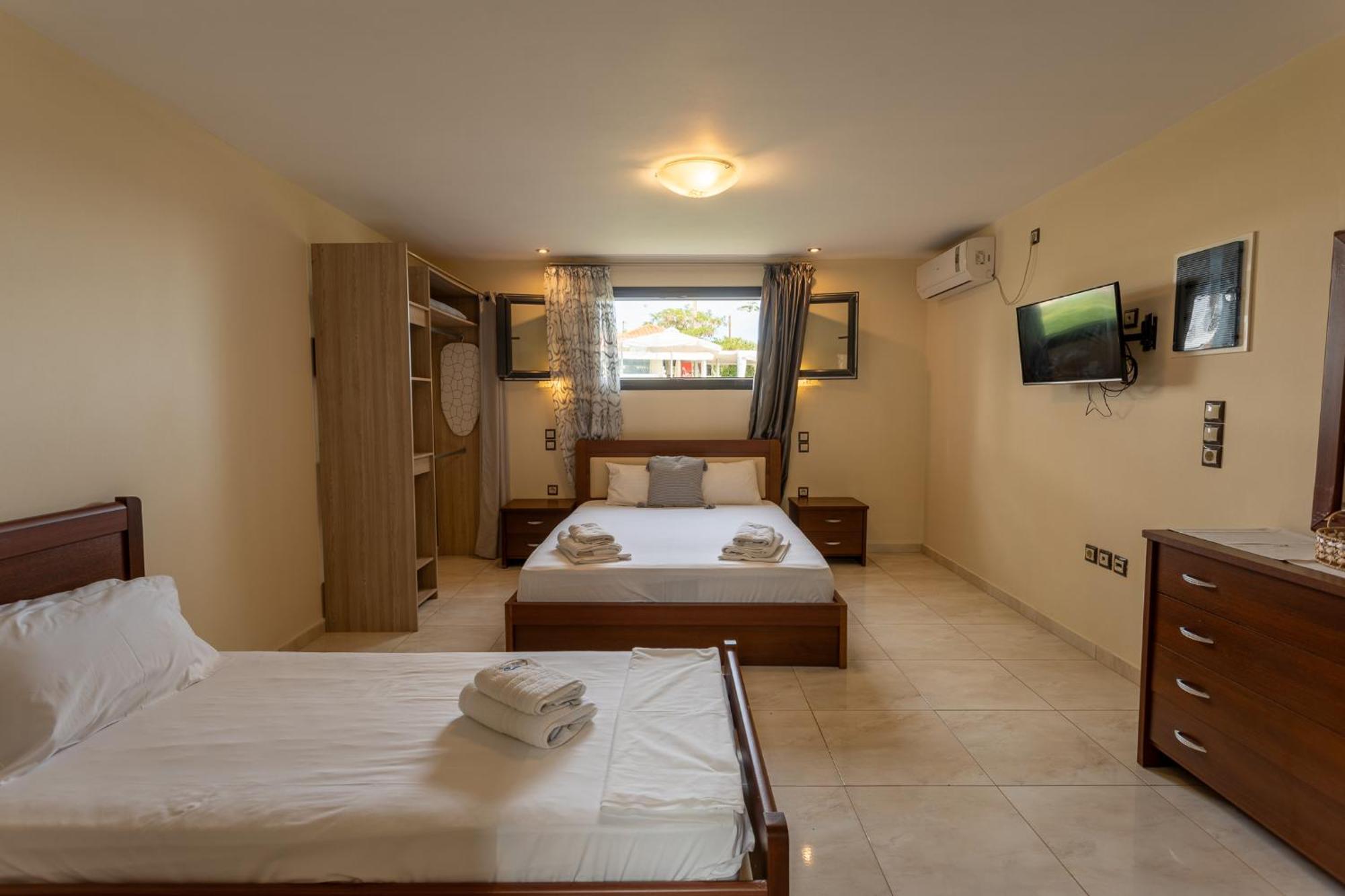 Blue Waves Luxury Suites By The Sea Plomari