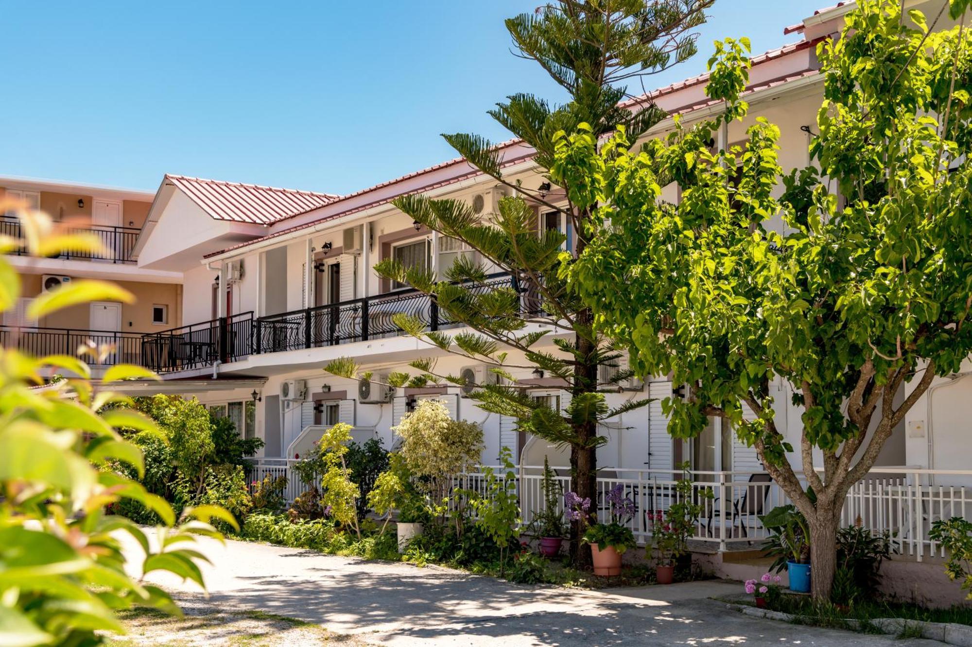 Anthi & Apartment *