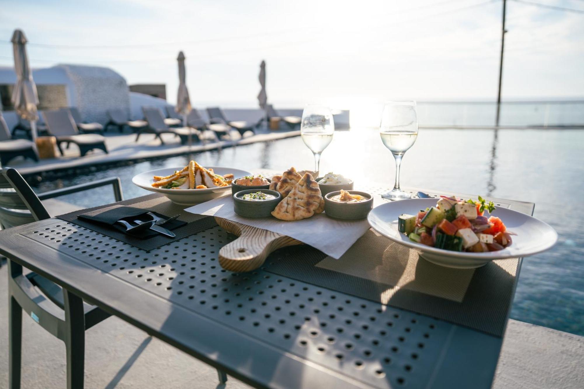 Hotel Serenita Luxury Akrotiri (Santorini)