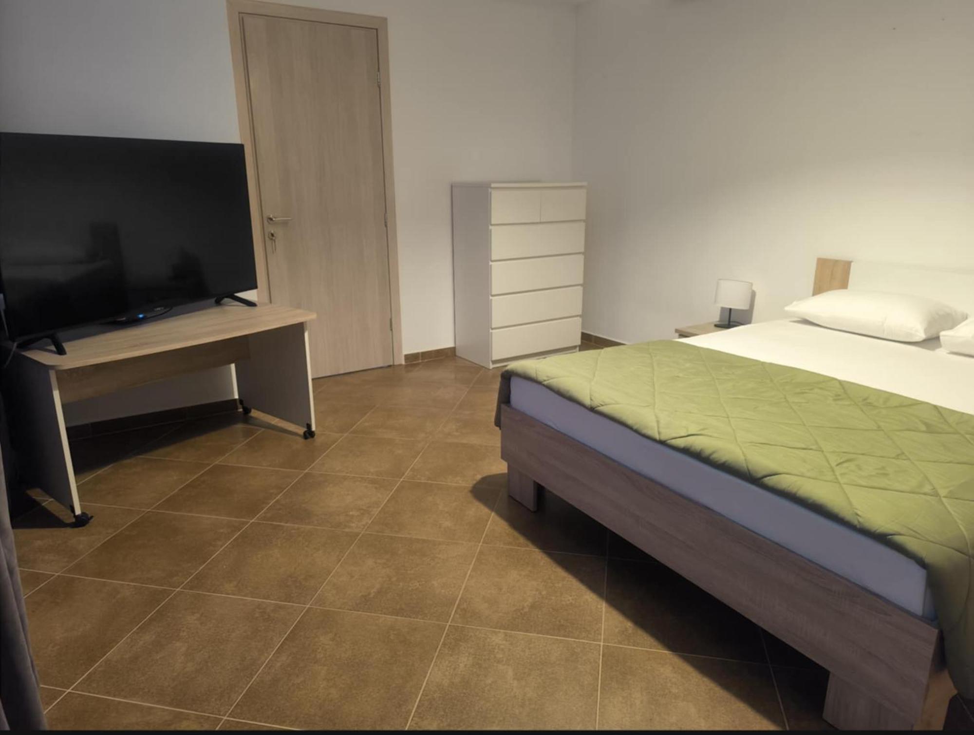 Candia Apartment *