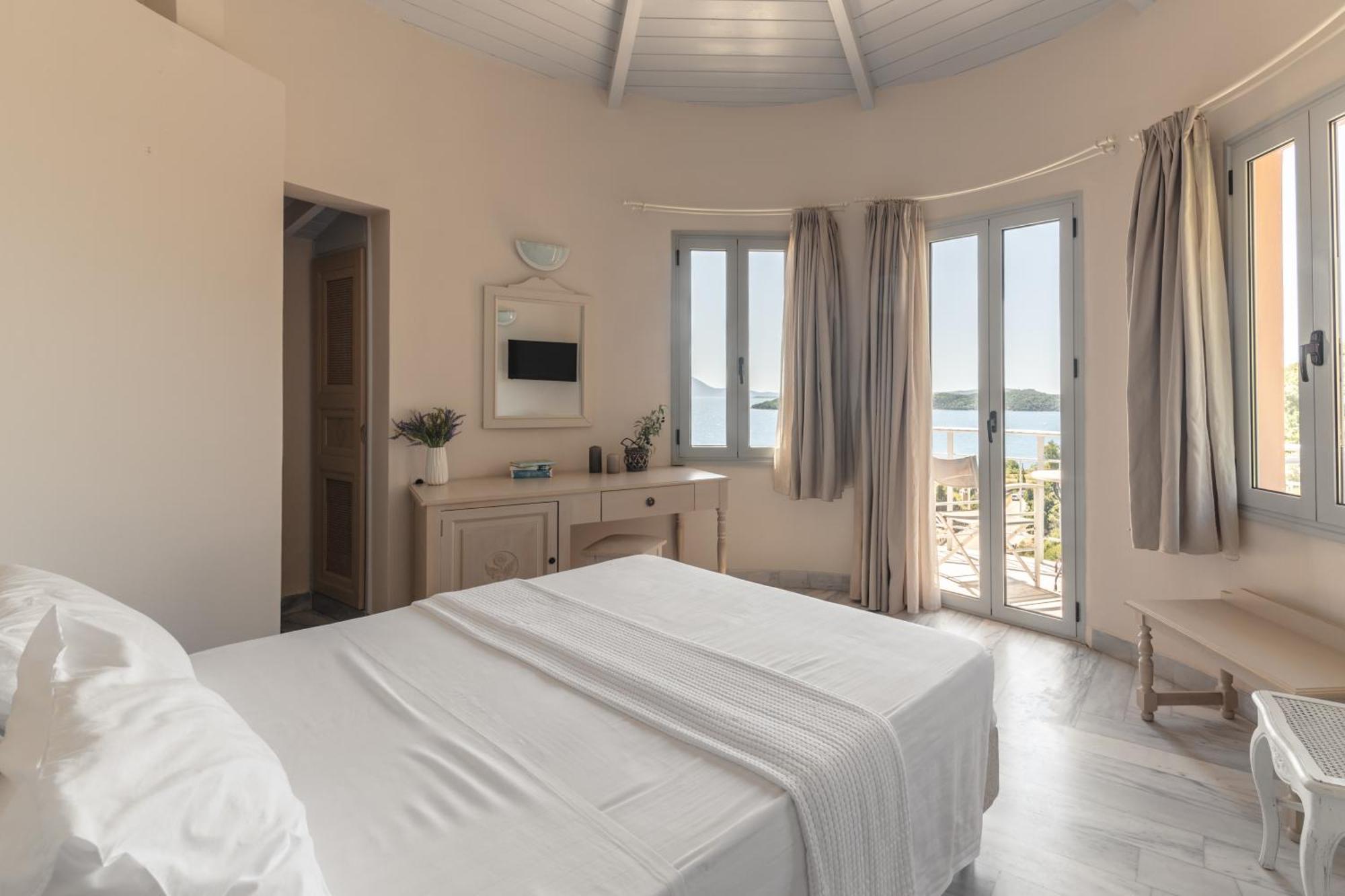 Red Tower Hotel 4*