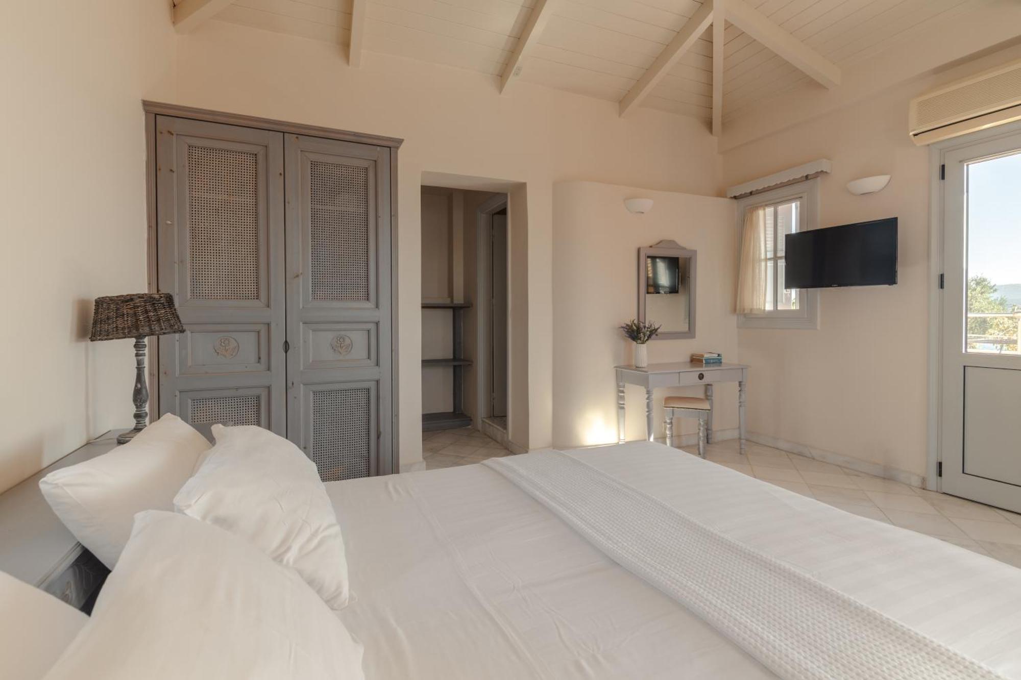 Hotel Red Tower 4*