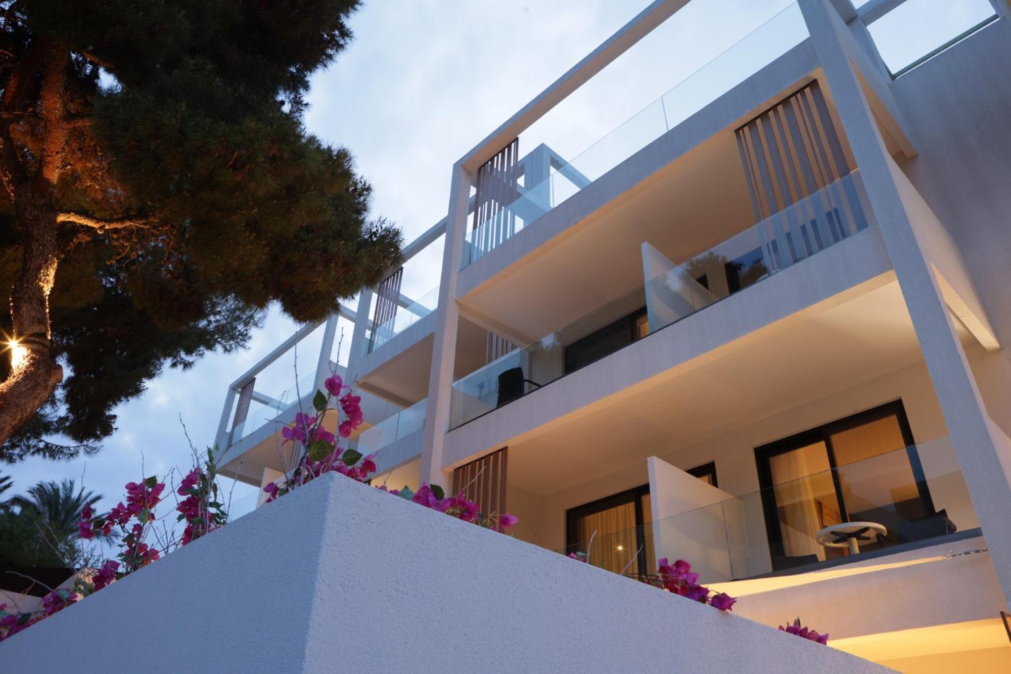 Azur Hotel 4*