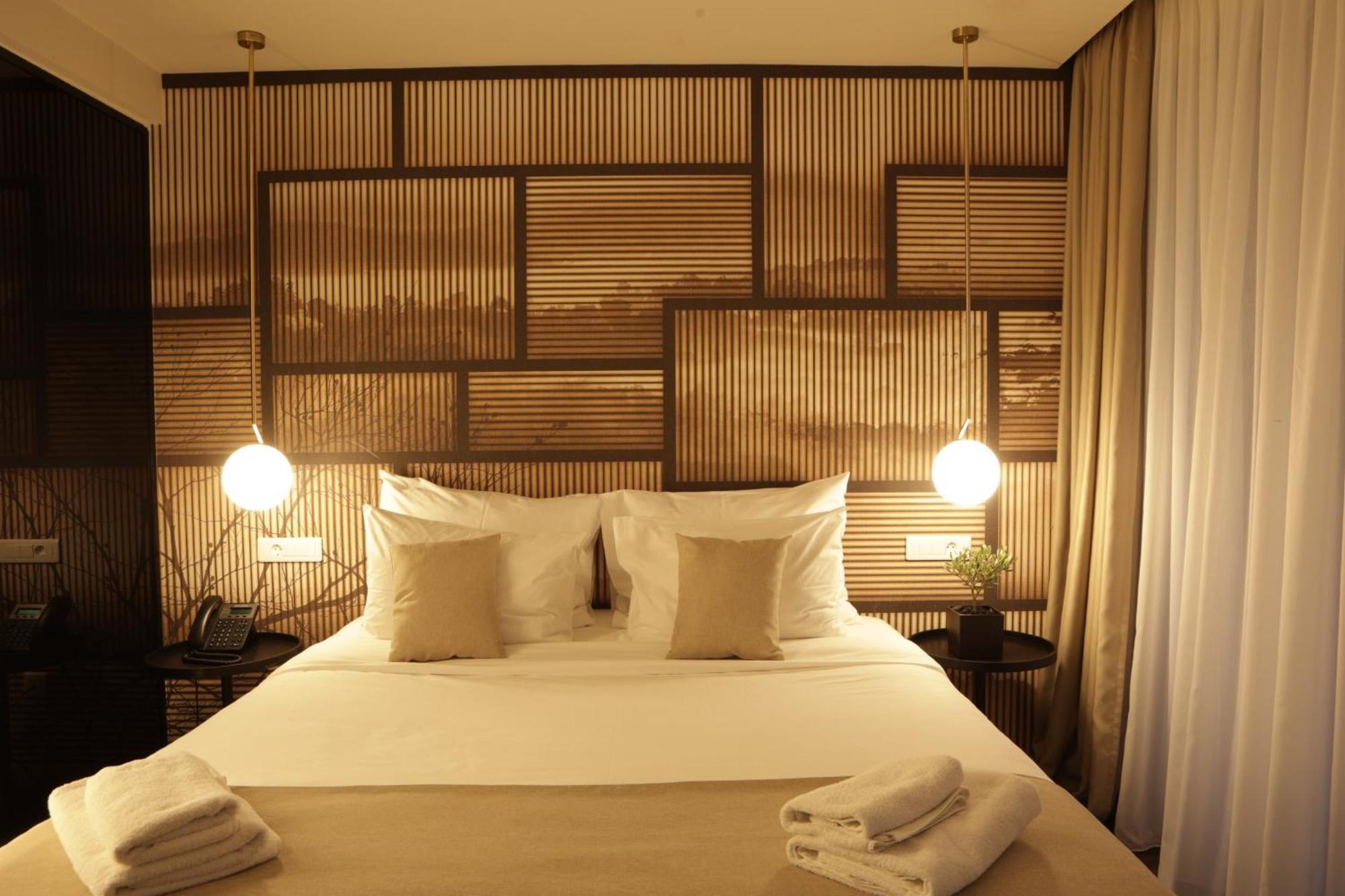 Azur Hotel 4*