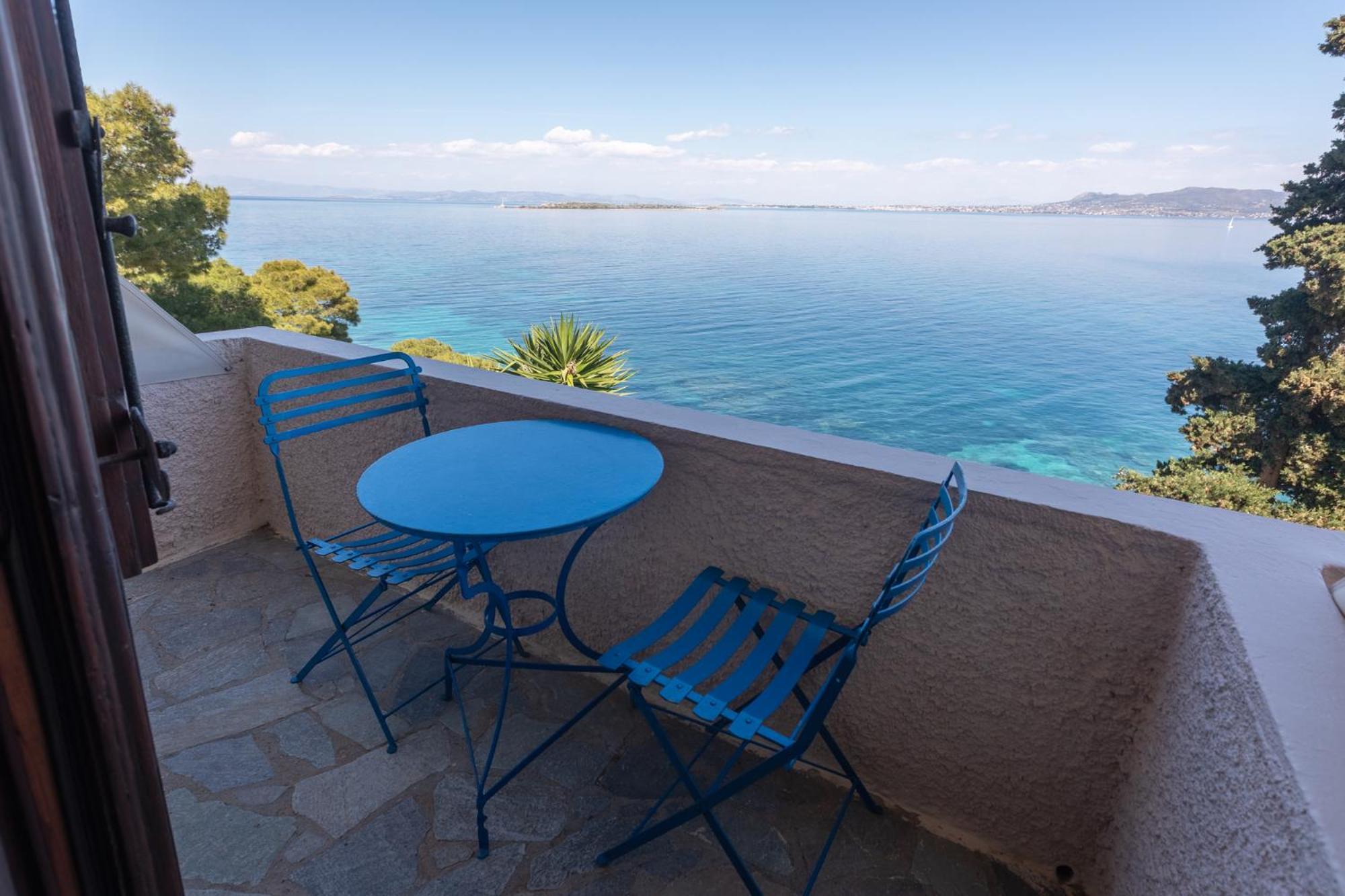 Hotel Alkyoni *