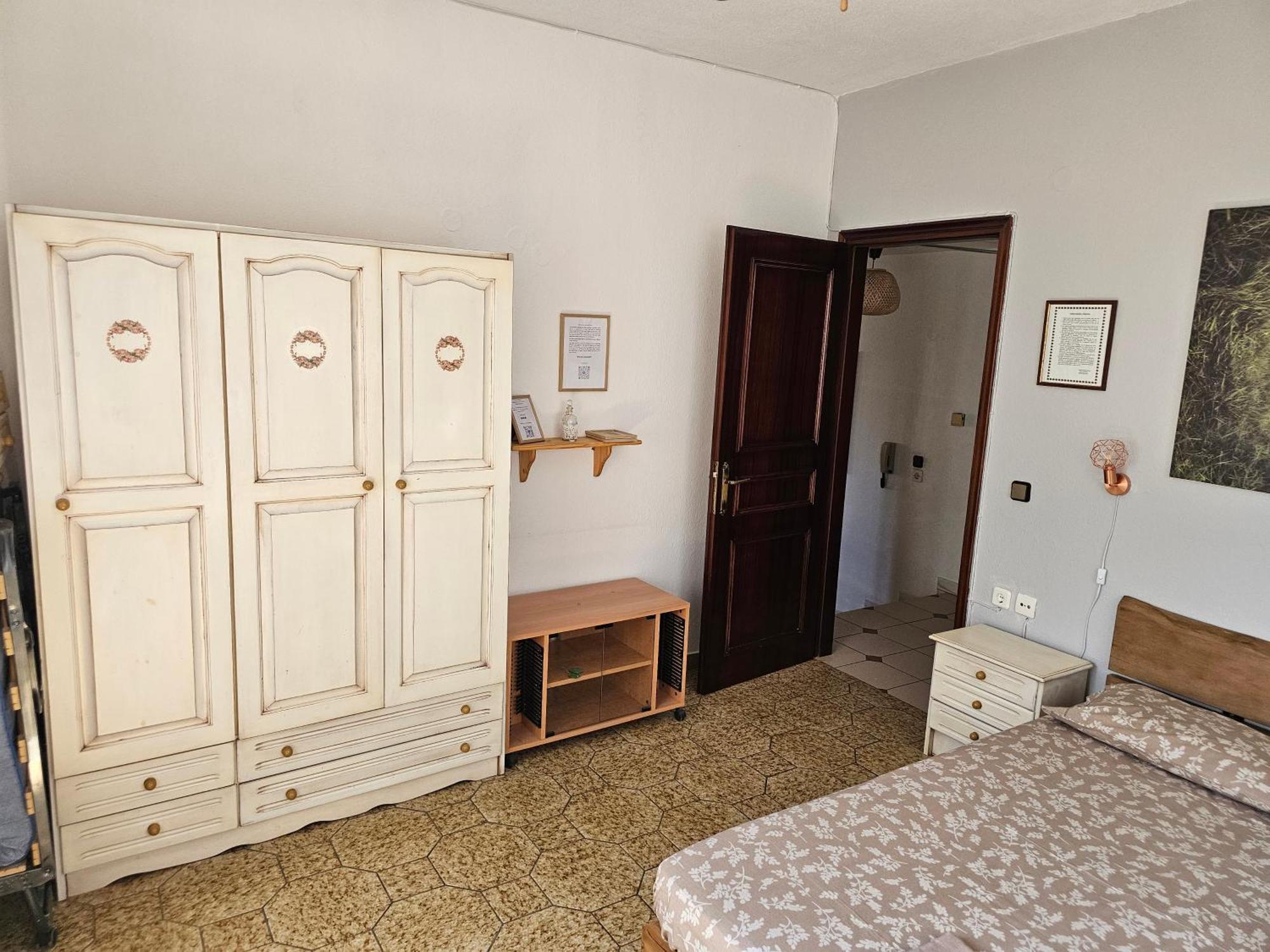 Kirki Apartment *