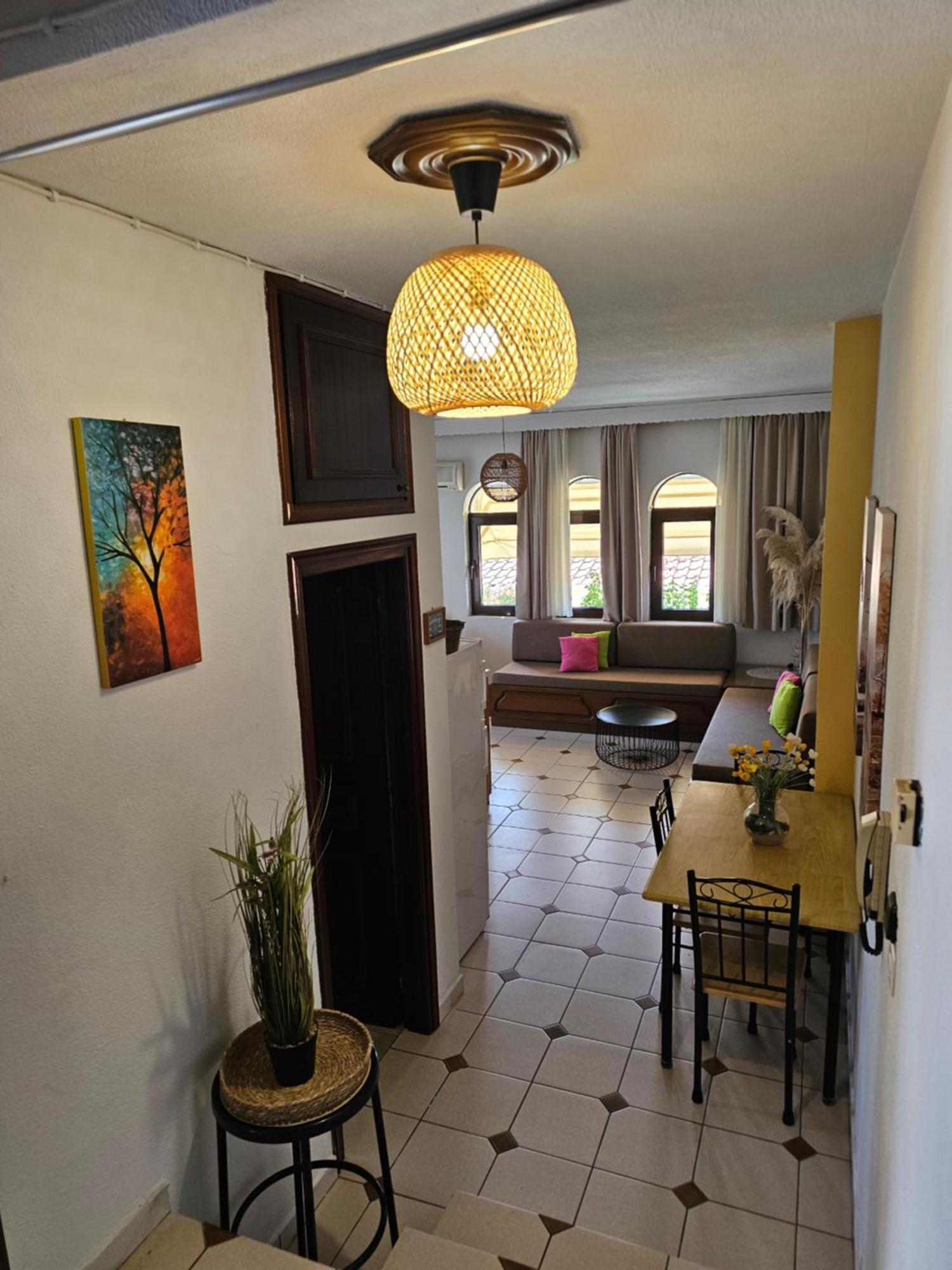 Apartment Kirki *