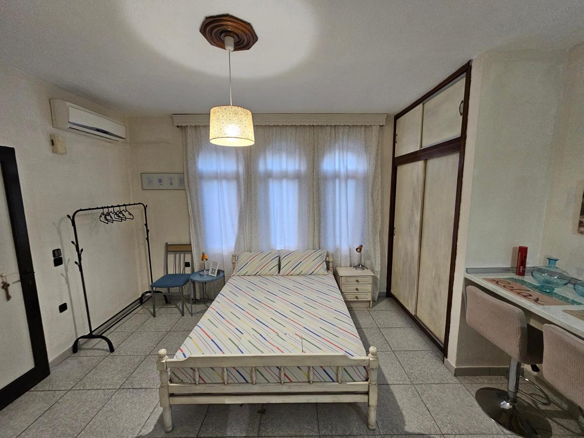 Kirki Apartment *