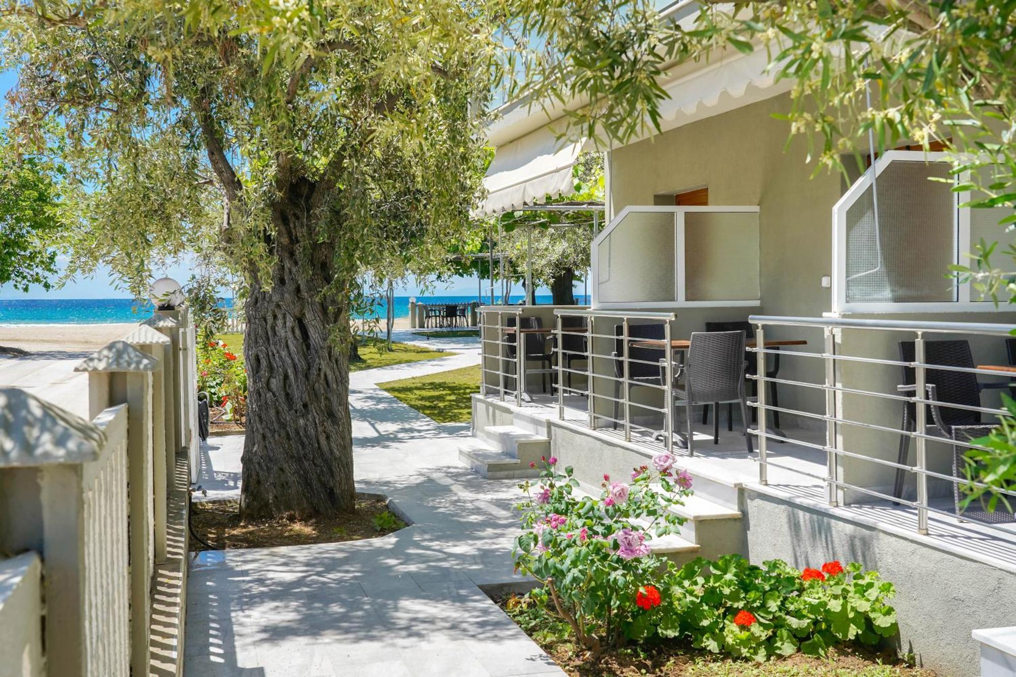 Opalium Front Aparthotel