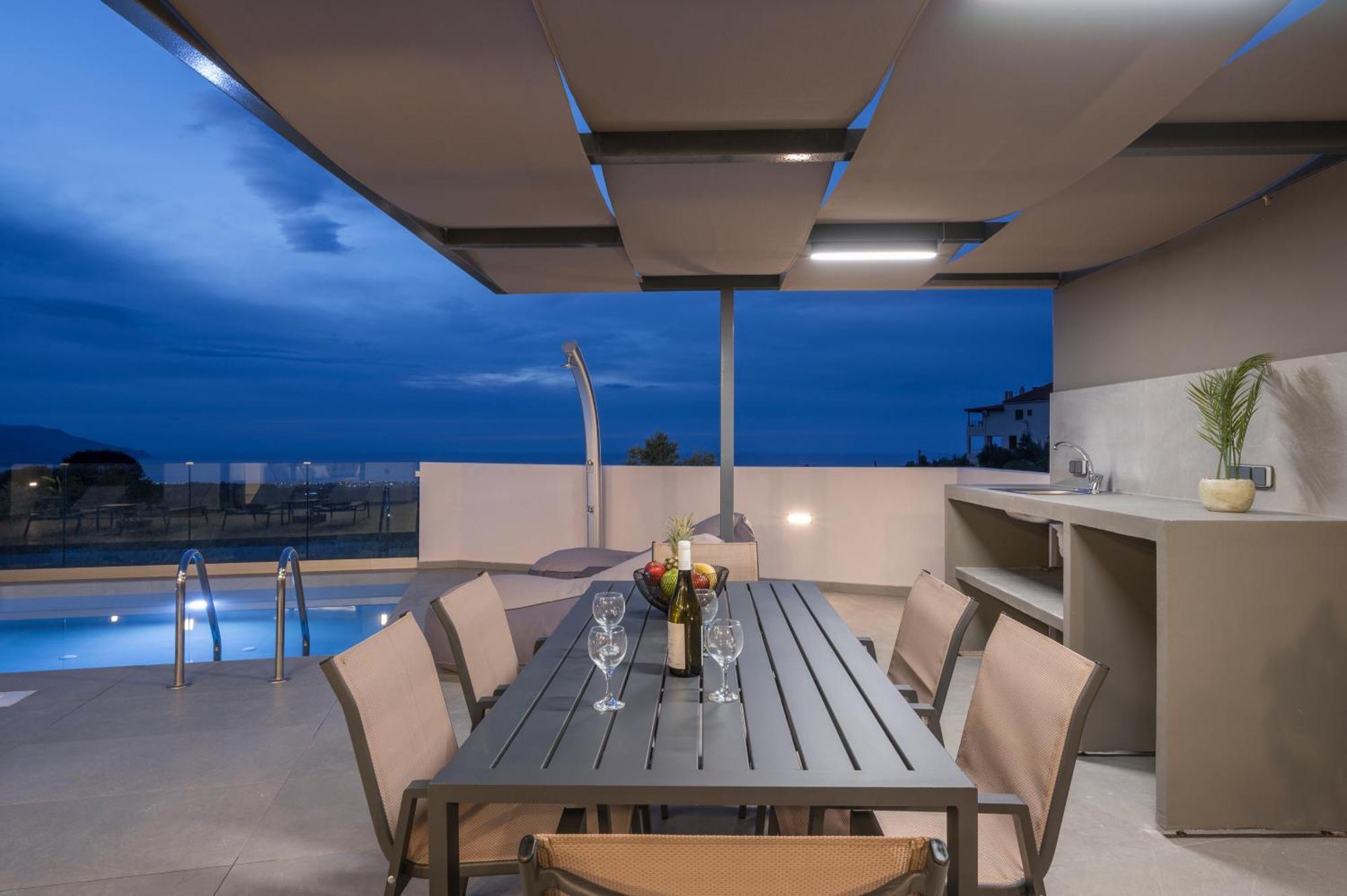 Four Horizons Luxury