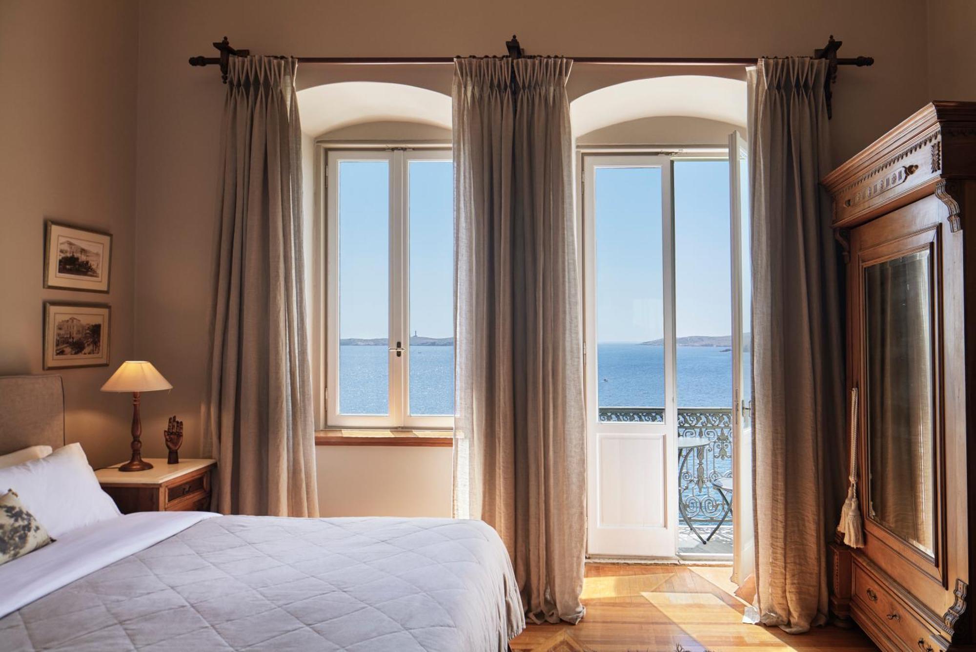 Hotel Syrou Melathron