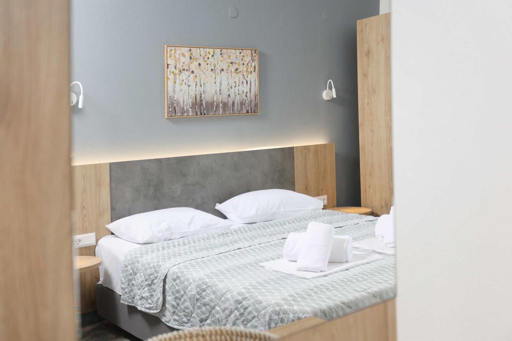 Adonis Hotel