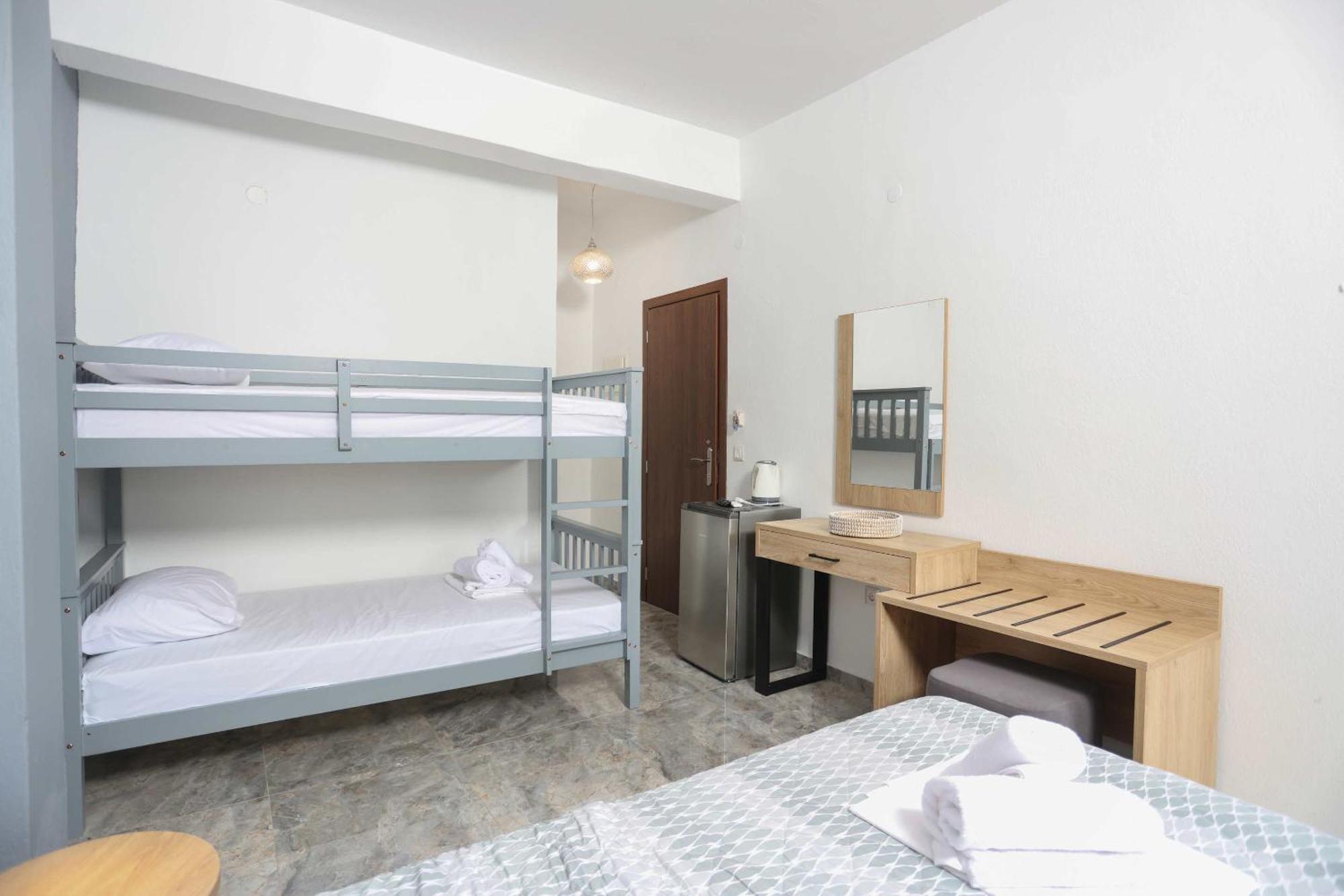 Adonis Hotel